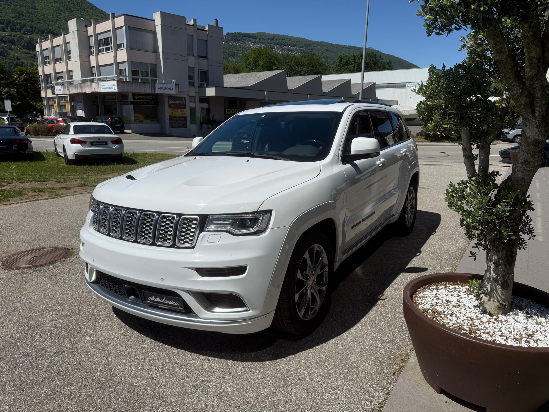JEEP Grand Cherokee 3.0 CRD Summit Automatic-image-5