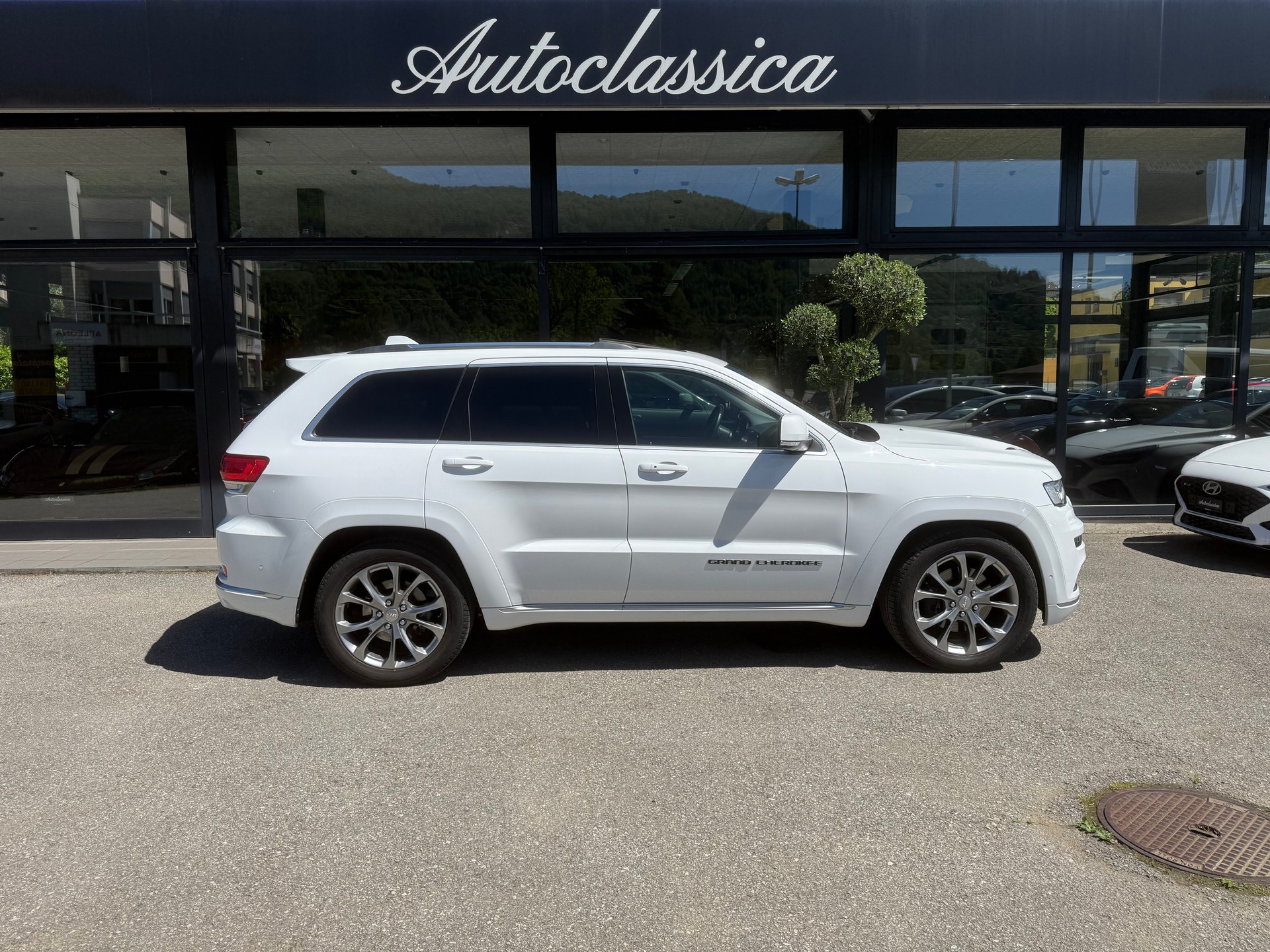 JEEP Grand Cherokee 3.0 CRD Summit Automatic-image-3