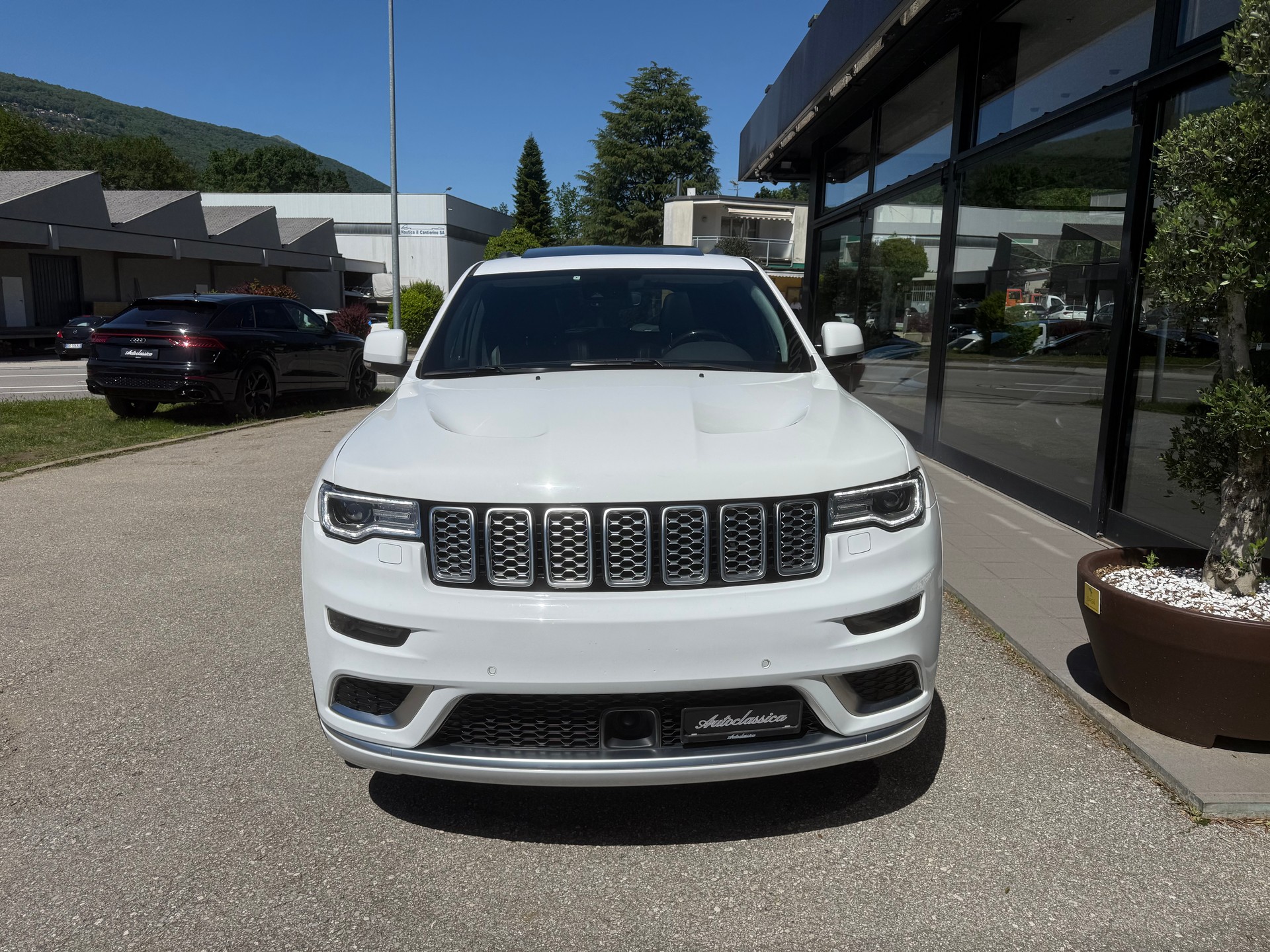 JEEP Grand Cherokee 3.0 CRD Summit Automatic-image-1