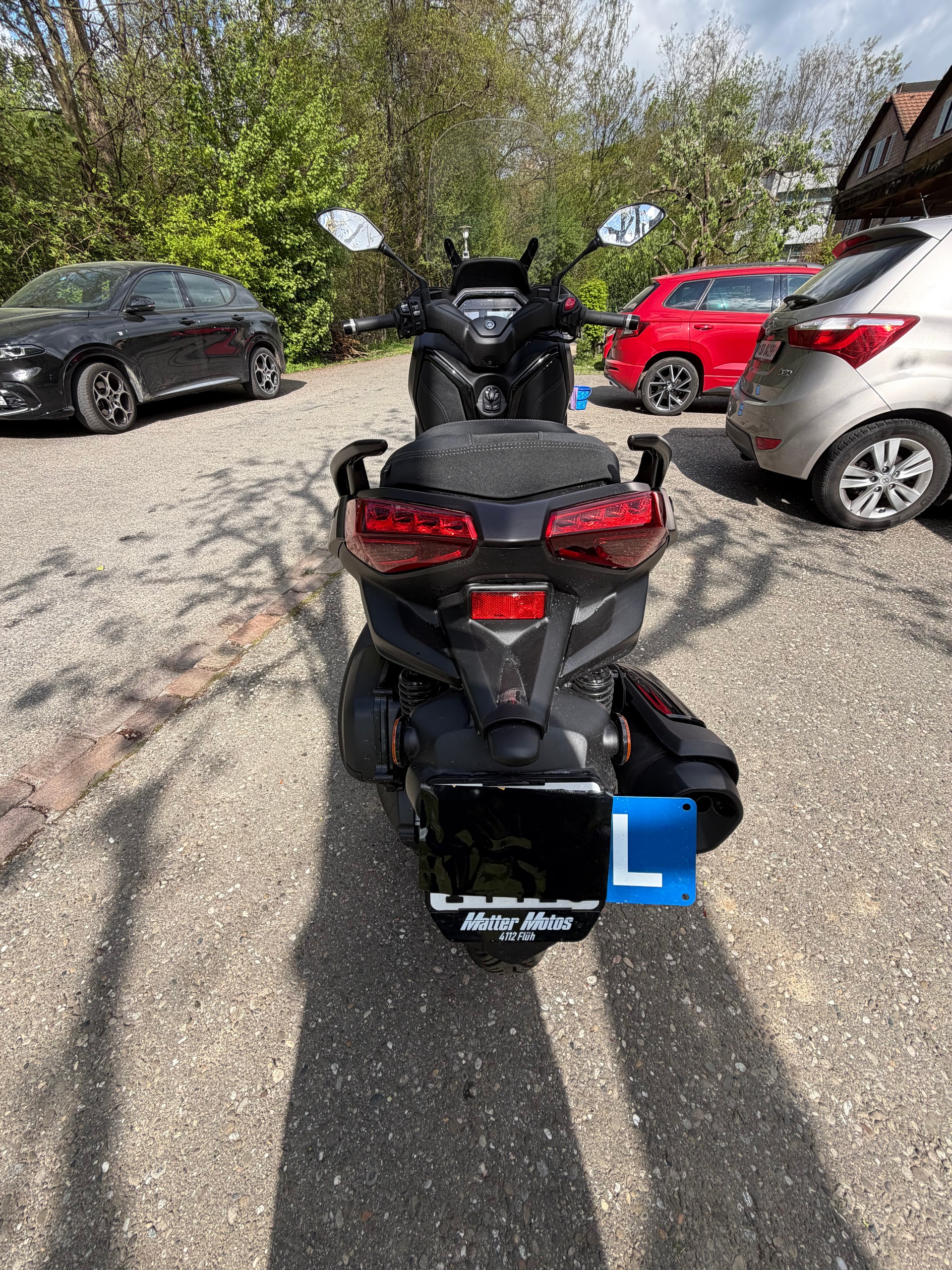 YAMAHA X-Max 300 Tech Max +-image-2
