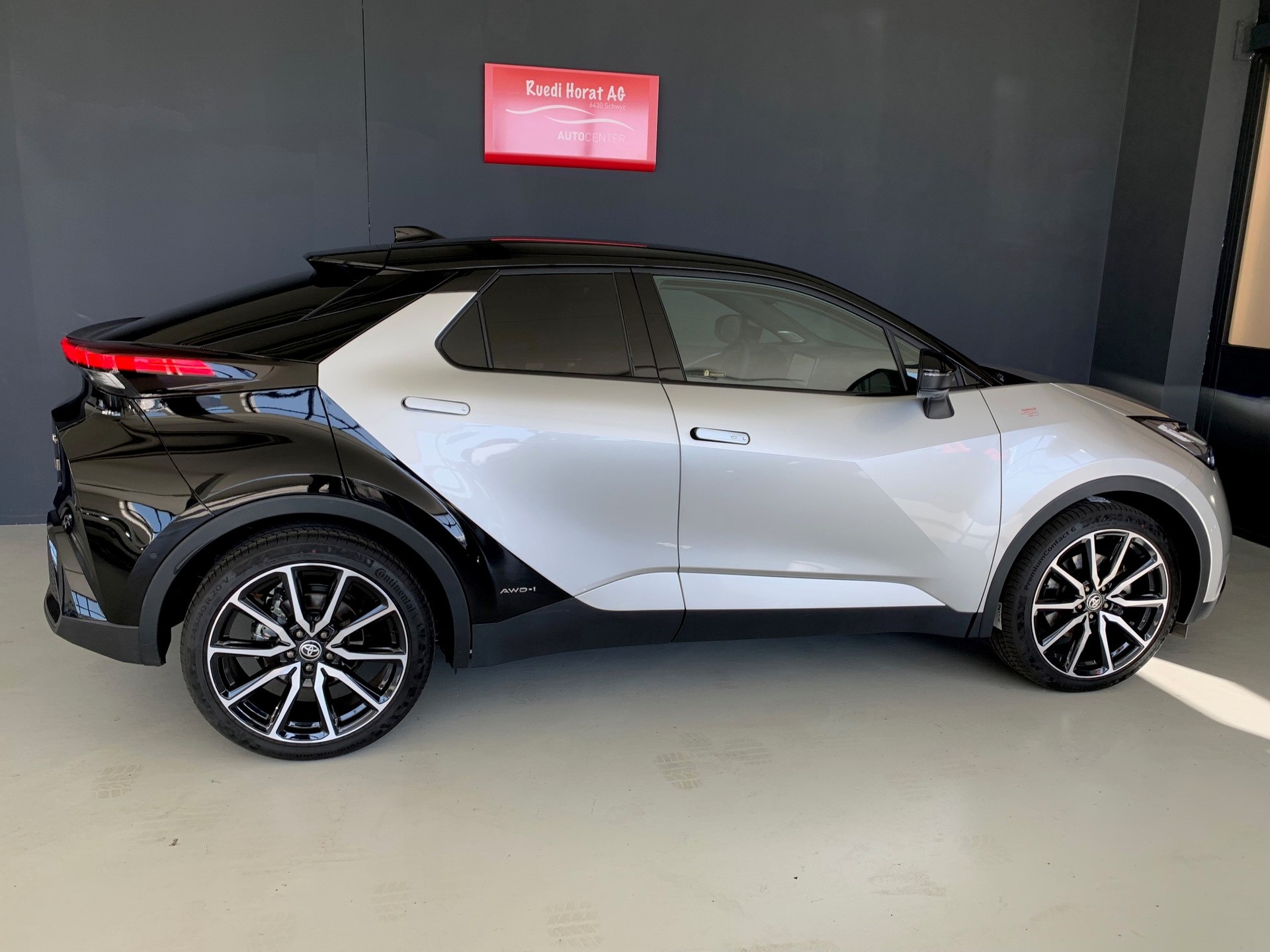 TOYOTA C-HR 2.0 HEV GR Sport Premiere 4x4-image-4