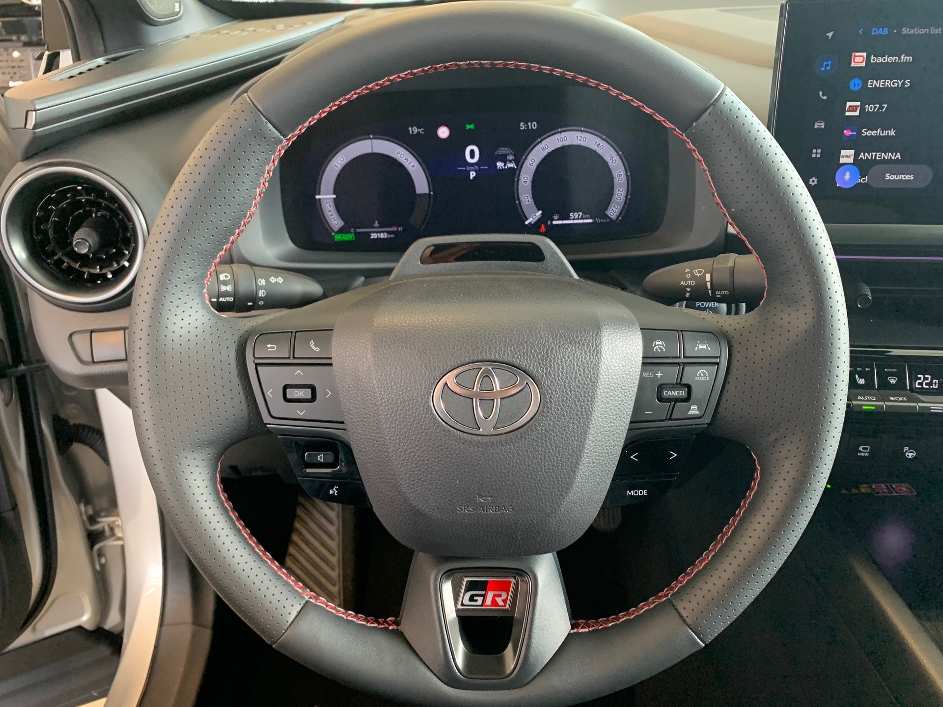 TOYOTA C-HR 2.0 HEV GR Sport Premiere 4x4-image-15