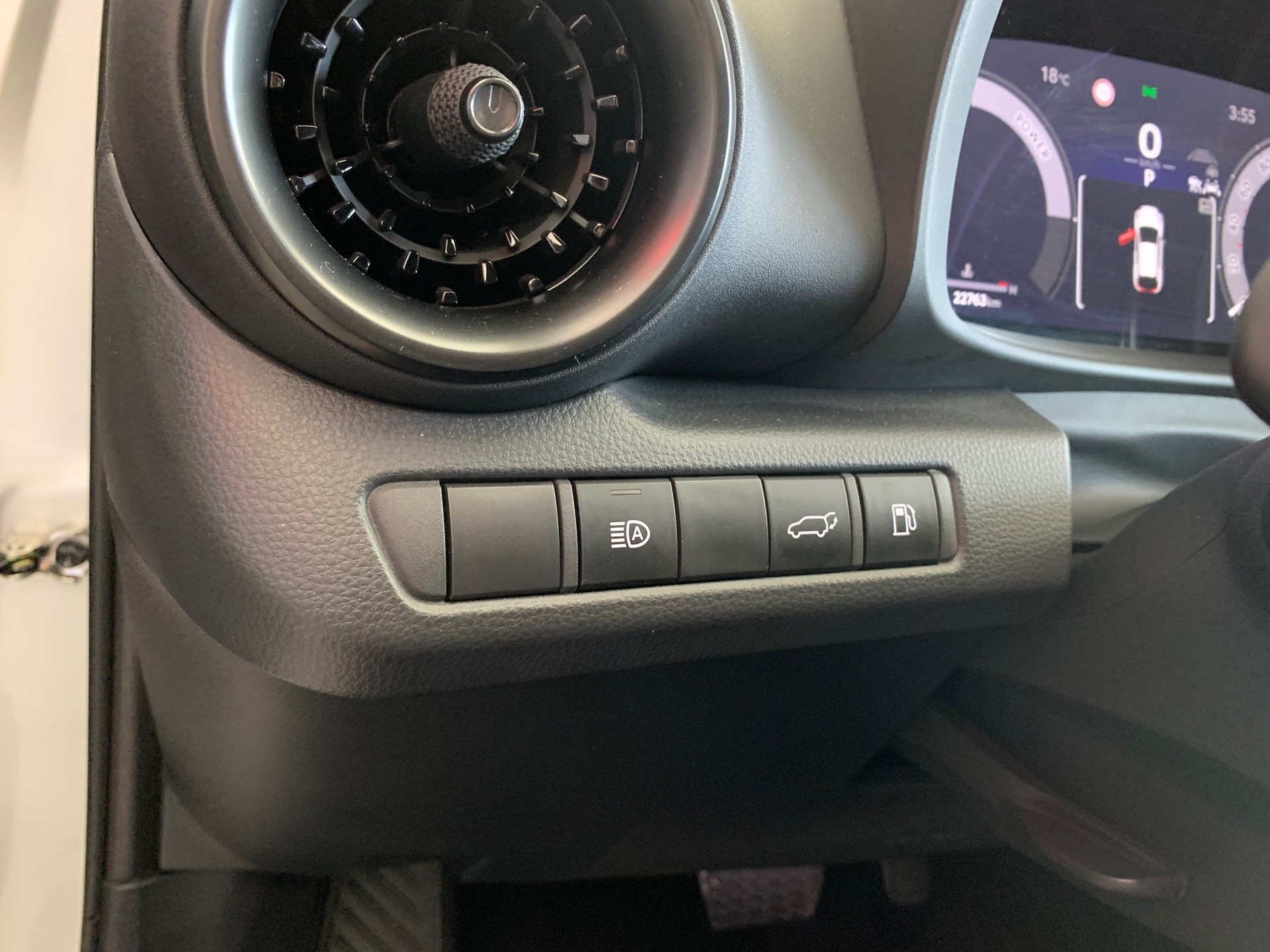 TOYOTA C-HR 2.0 HEV GR Sport Premiere 4x4-image-13