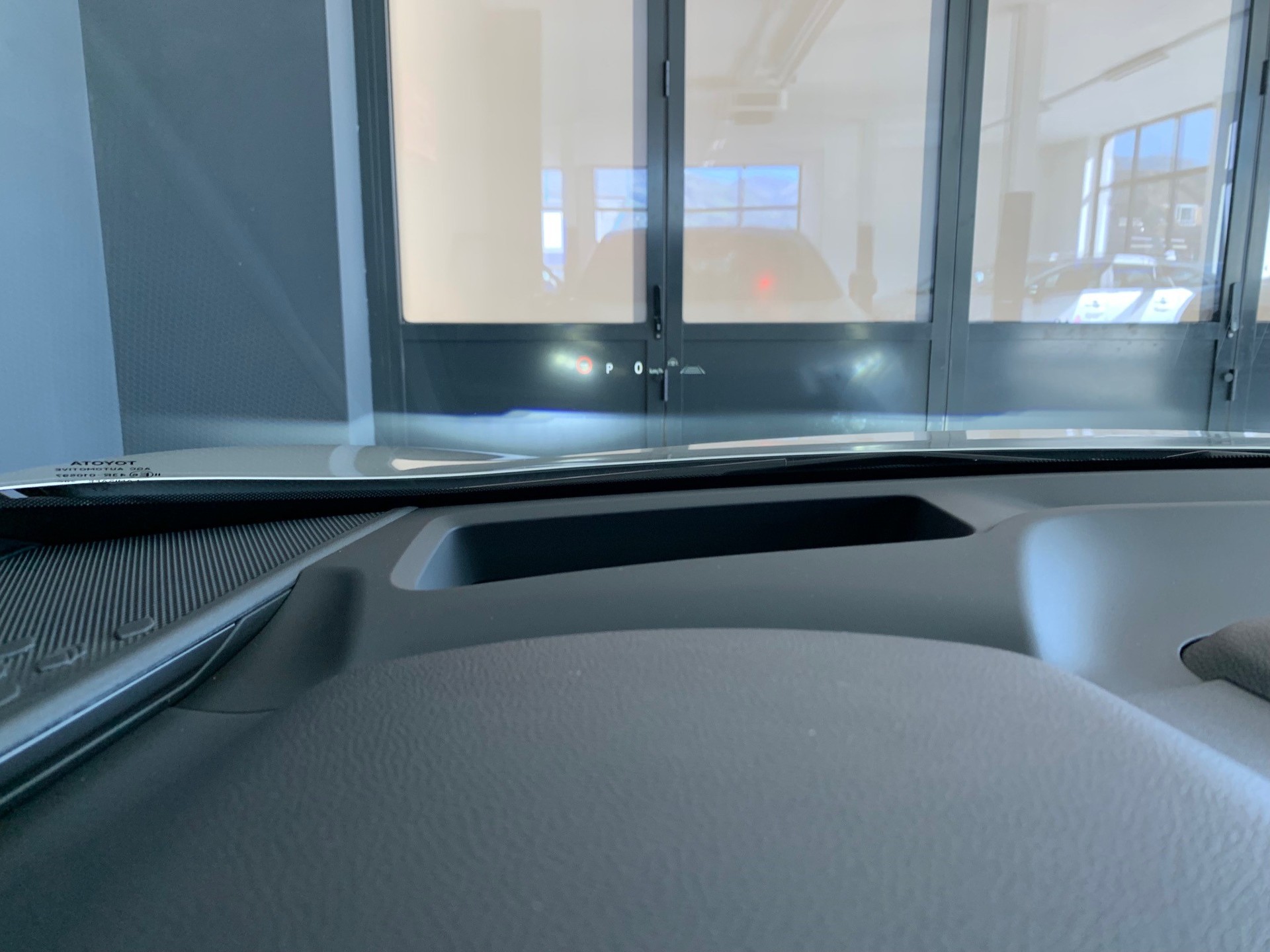 TOYOTA C-HR 2.0 HEV GR Sport Premiere 4x4-image-12