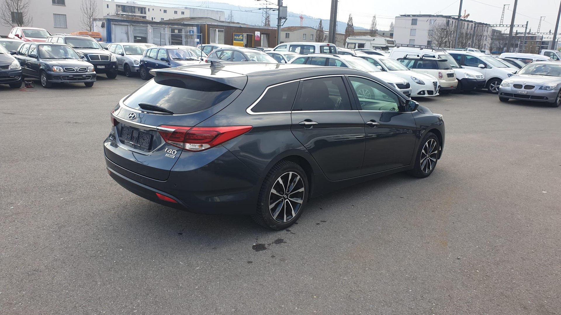 HYUNDAI i40 Wagon 1.7 CRDI Amplia Automatic-image-3