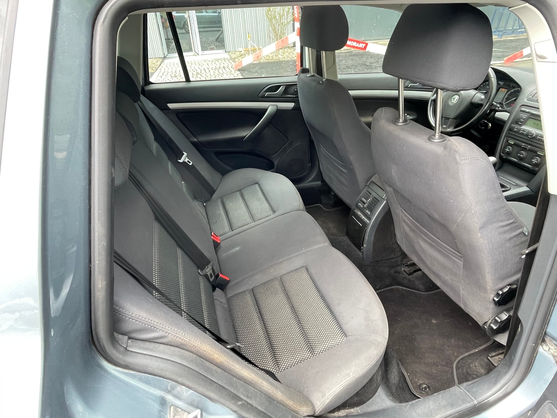 SKODA Octavia 2.0 FSI Adventure 4x4-image-12