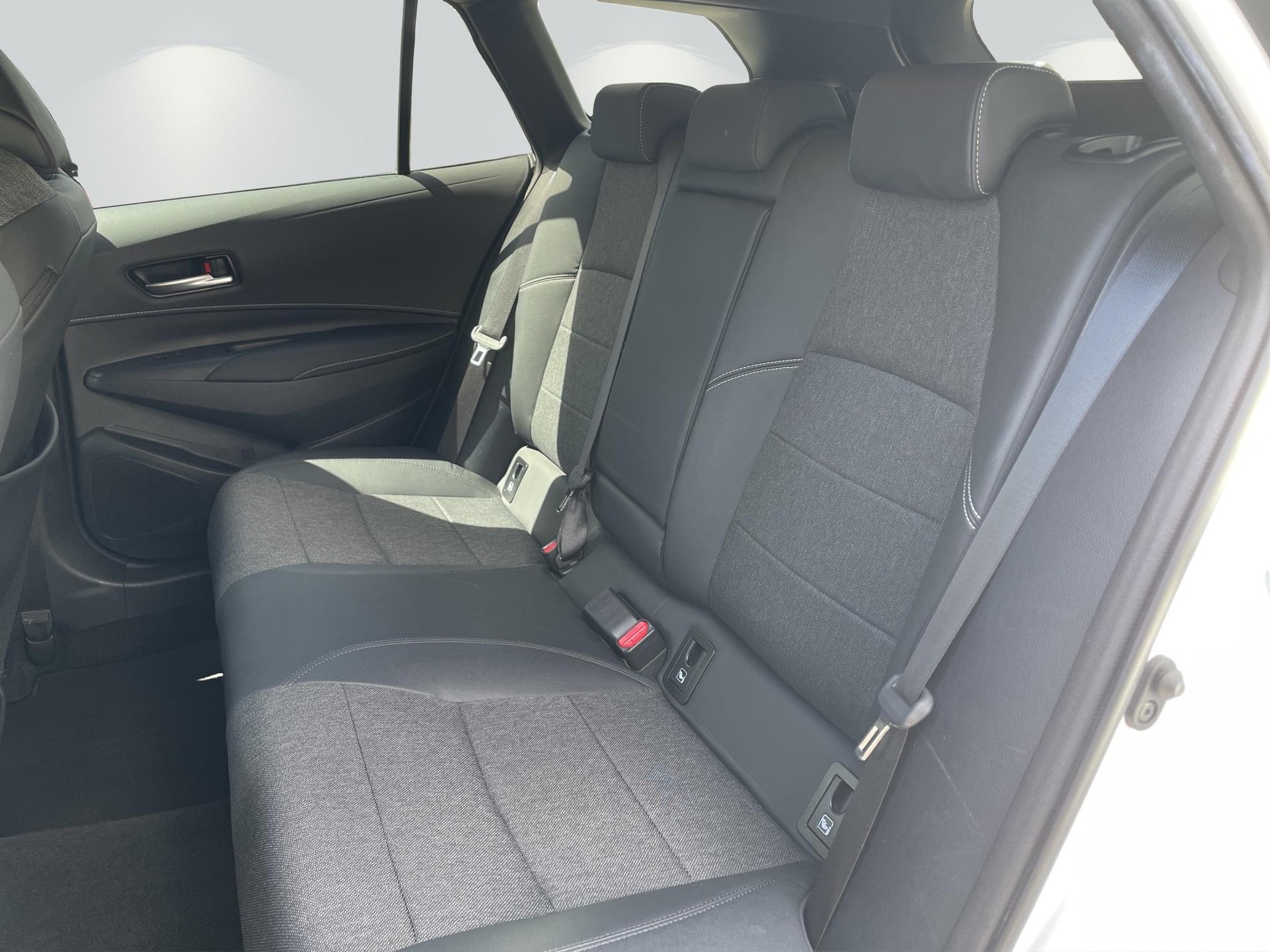 TOYOTA Corolla Touring Sports 1.8 HSD Trend-image-11