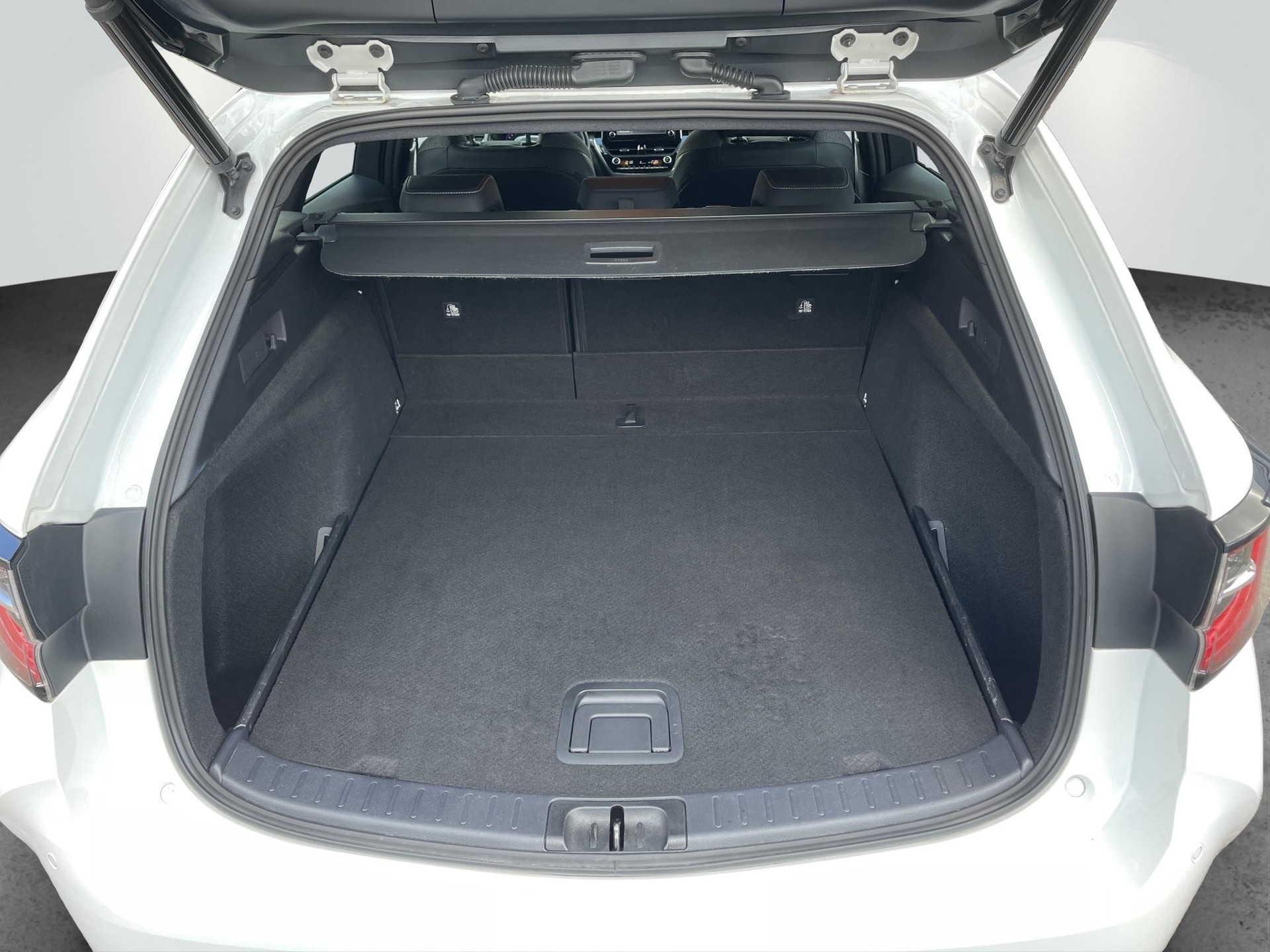 TOYOTA Corolla Touring Sports 1.8 HSD Trend-image-13
