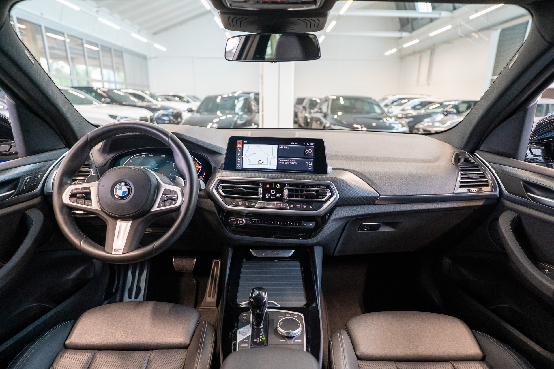 BMW X3 30i xDrive SAG M Sport / CH-Fahrzeug / 360° Kamera / Navi-image-14