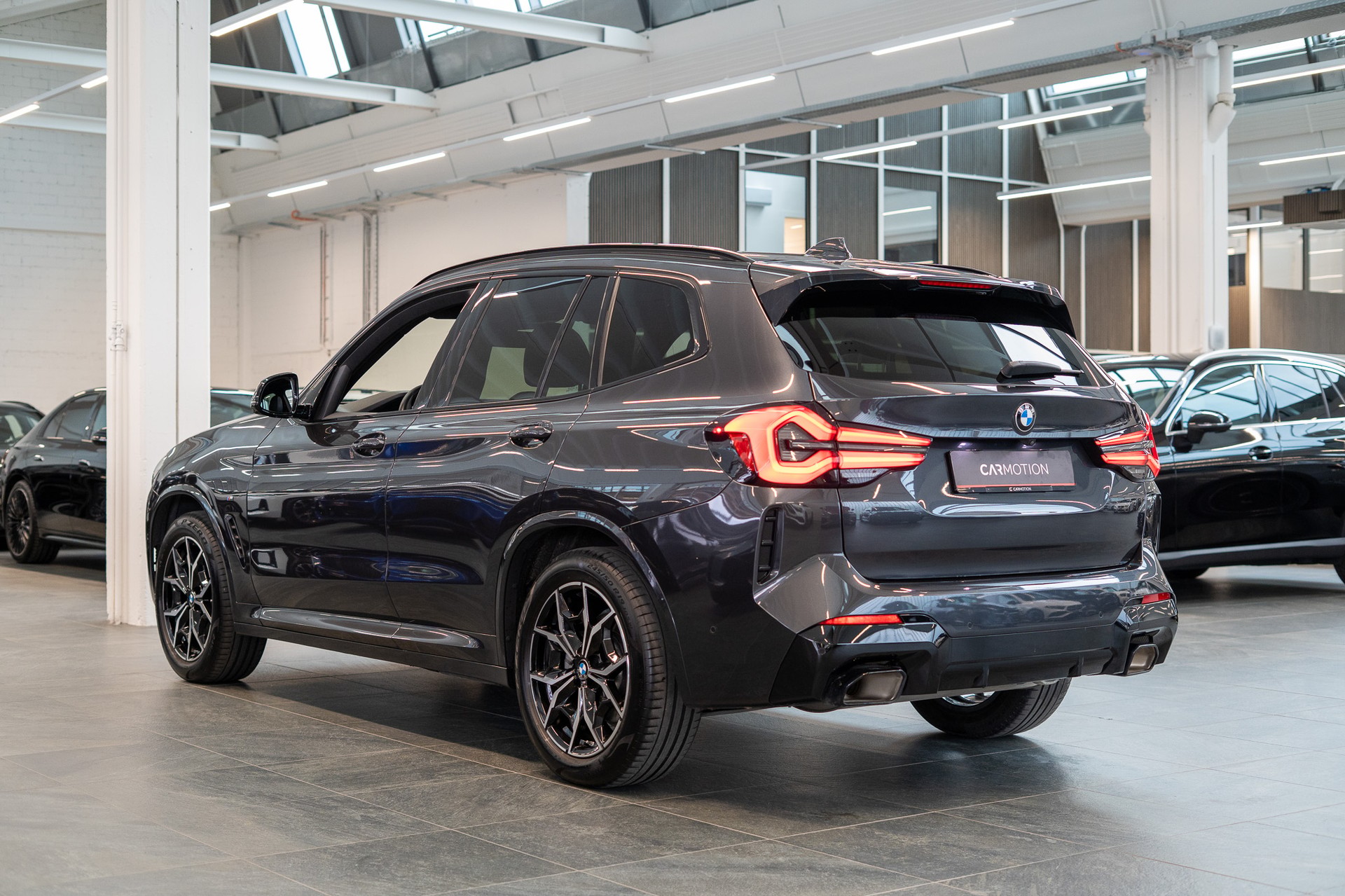 BMW X3 30i xDrive SAG M Sport / CH-Fahrzeug / 360° Kamera / Navi-image-3