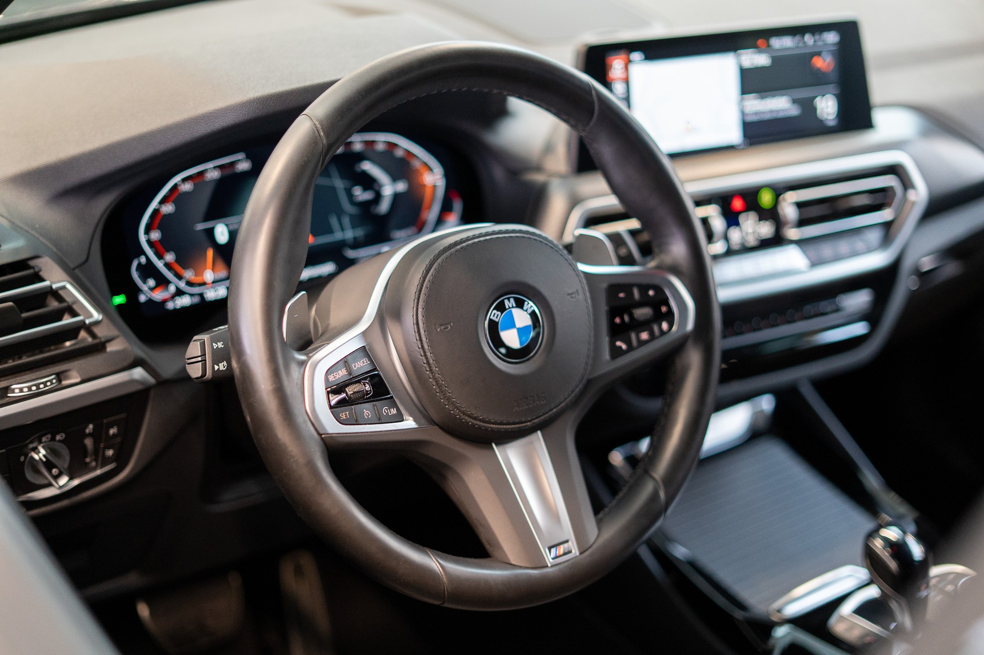 BMW X3 30i xDrive SAG M Sport / CH-Fahrzeug / 360° Kamera / Navi-image-7