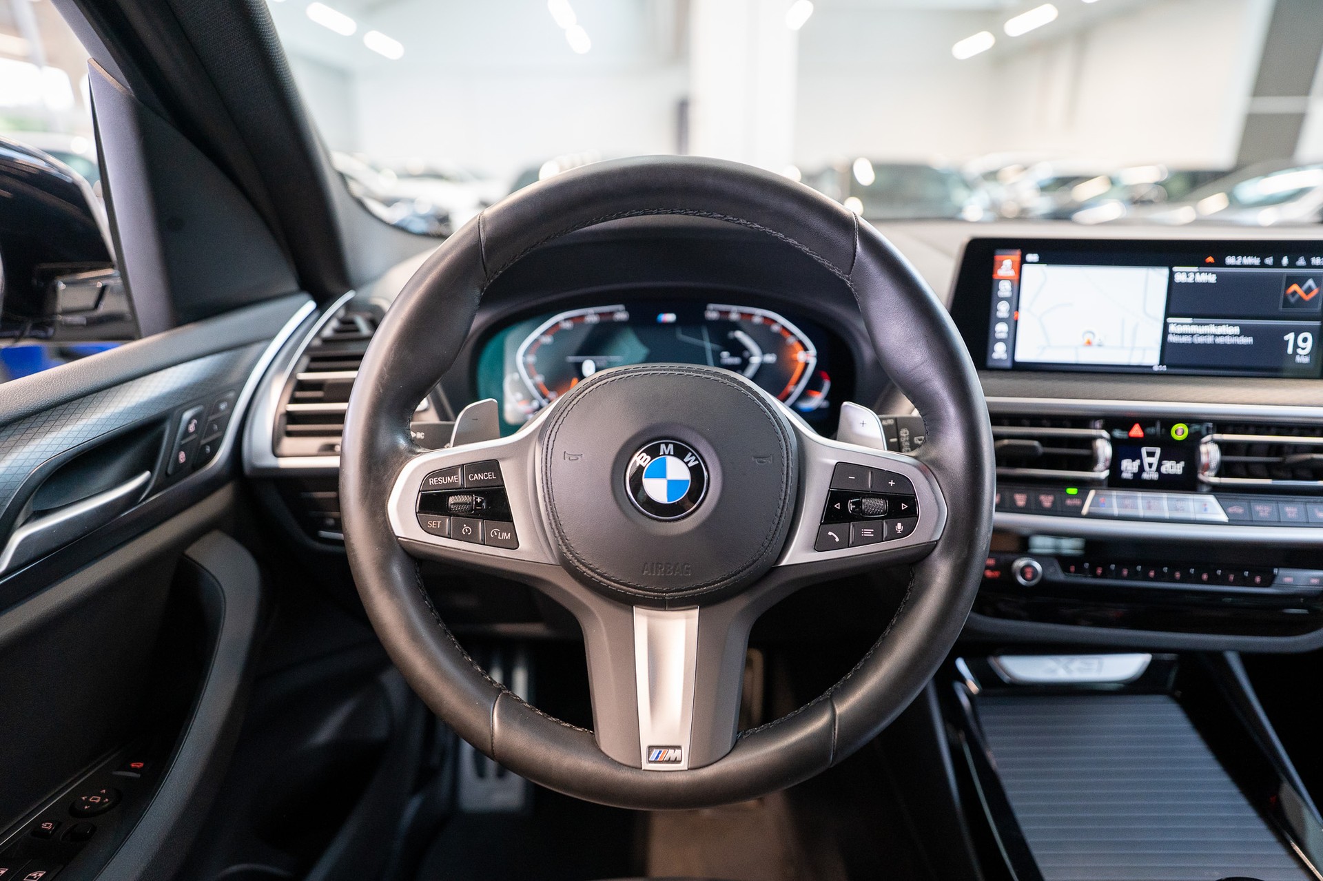 BMW X3 30i xDrive SAG M Sport / CH-Fahrzeug / 360° Kamera / Navi-image-15