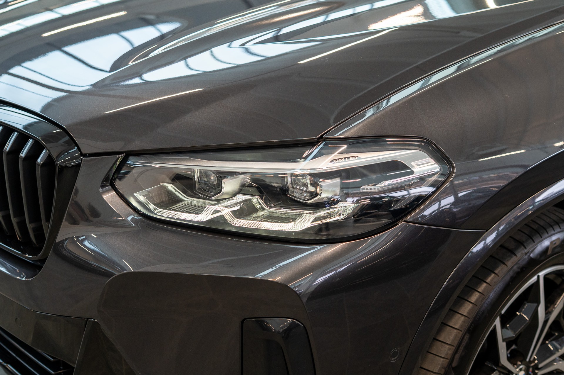 BMW X3 30i xDrive SAG M Sport / CH-Fahrzeug / 360° Kamera / Navi-image-21