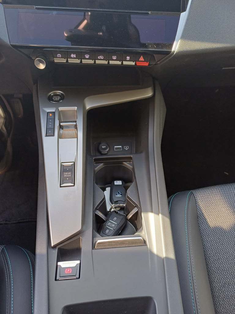 PEUGEOT 308 SW e-Allure-image-7