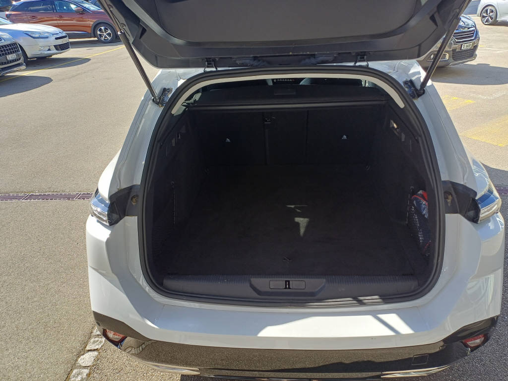 PEUGEOT 308 SW e-Allure-image-3