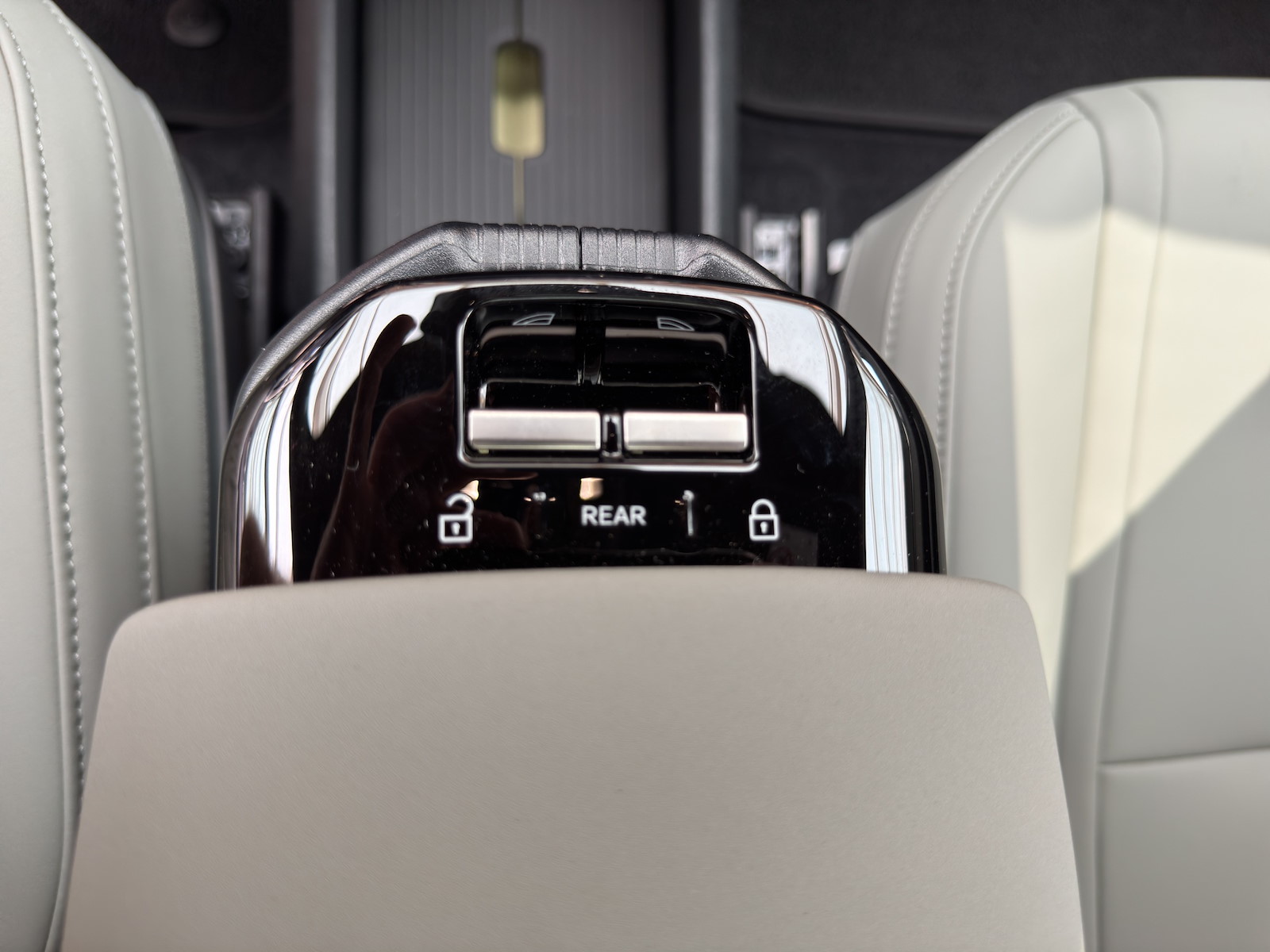 VOLVO EX 30 CC E60 Twin Performance AWD-image-14