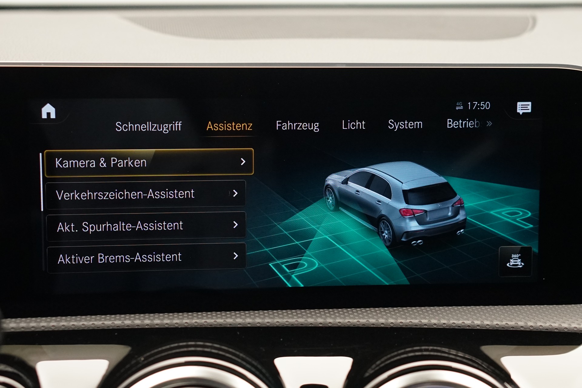 MERCEDES-BENZ A 45 S AMG 4Matic+ Speedshift *CH-Fahrzeug* *Pano* *Performance Sitze*-image-32