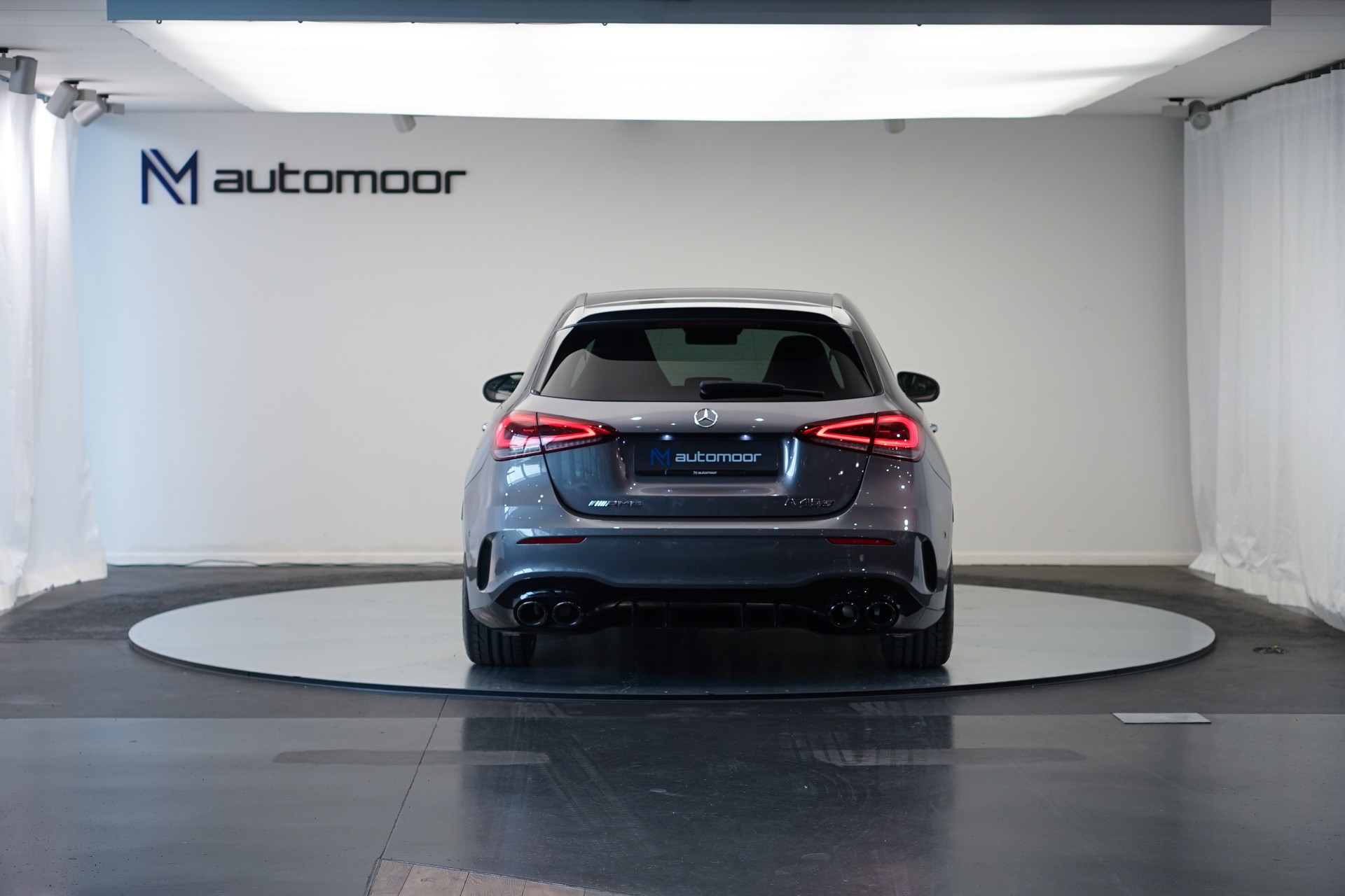 MERCEDES-BENZ A 45 S AMG 4Matic+ Speedshift *CH-Fahrzeug* *Pano* *Performance Sitze*-image-5