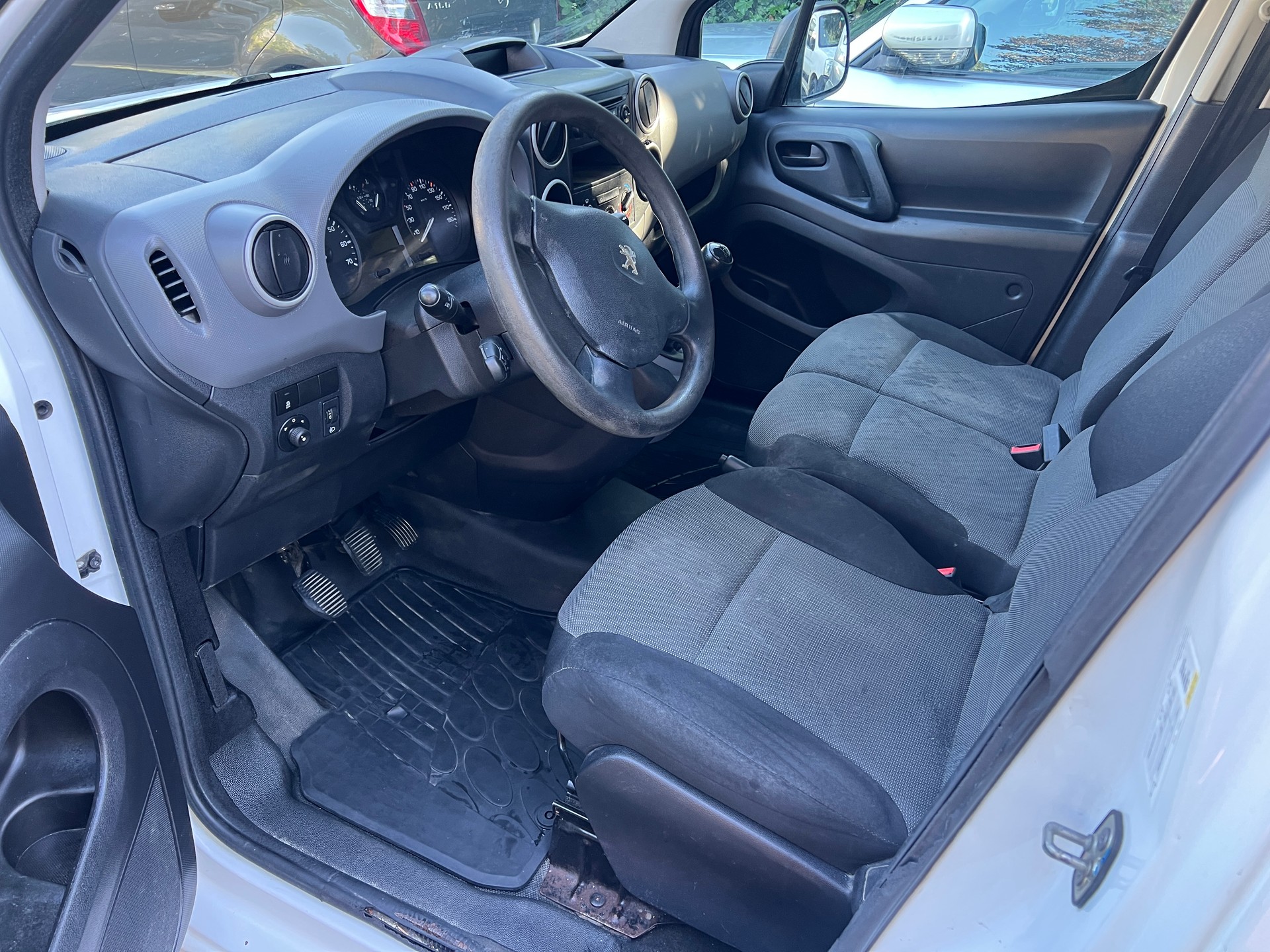PEUGEOT Partner 1.6 VTi Allure-image-5