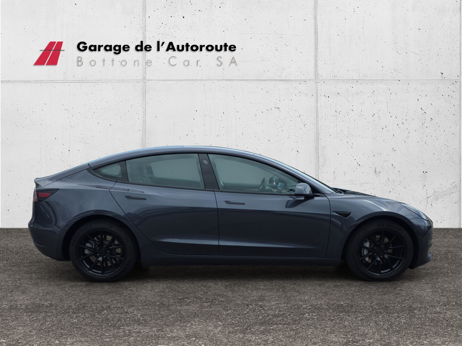 TESLA Model 3 Long Range D-image-5