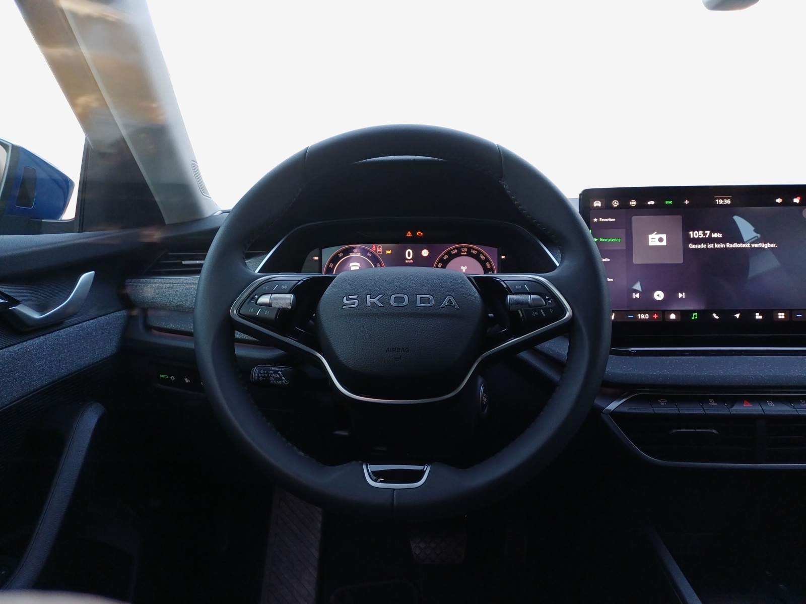 SKODA Octavia Combi 2.0 TSI DSG Selection 4x4-image-9