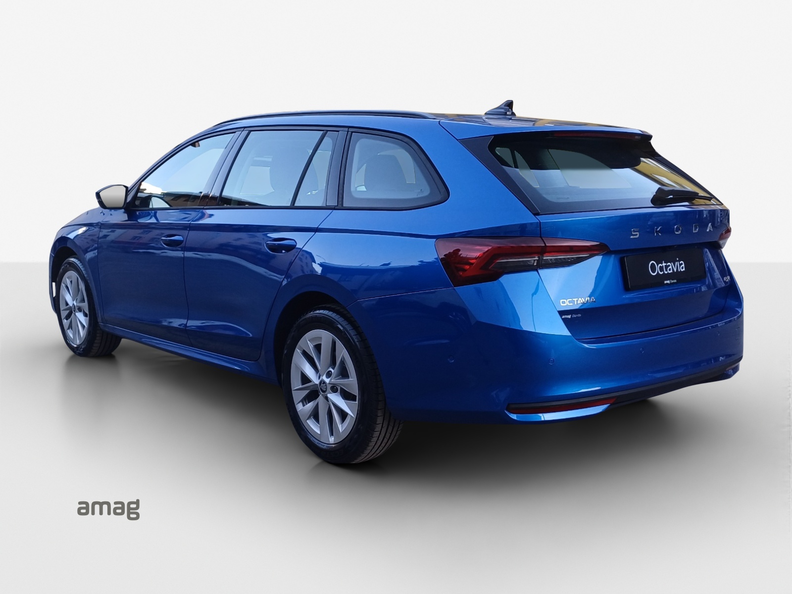 SKODA Octavia Combi 2.0 TSI DSG Selection 4x4-image-2