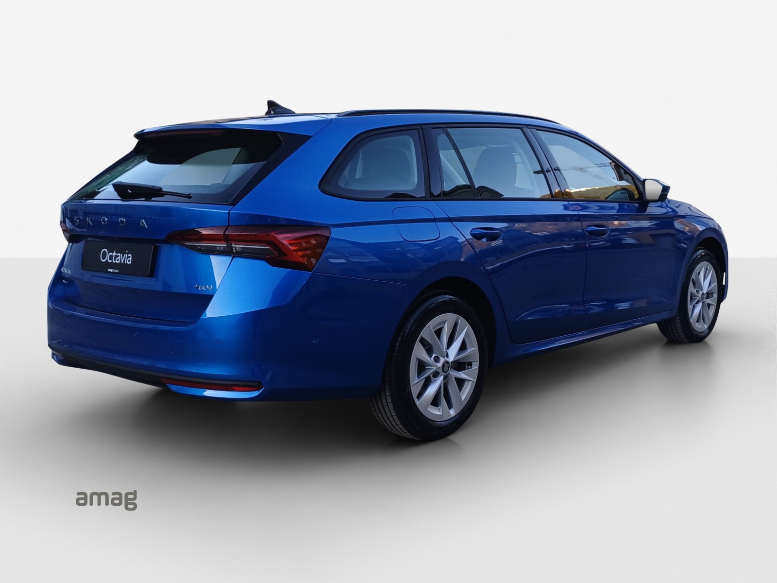 SKODA Octavia Combi 2.0 TSI DSG Selection 4x4-image-4