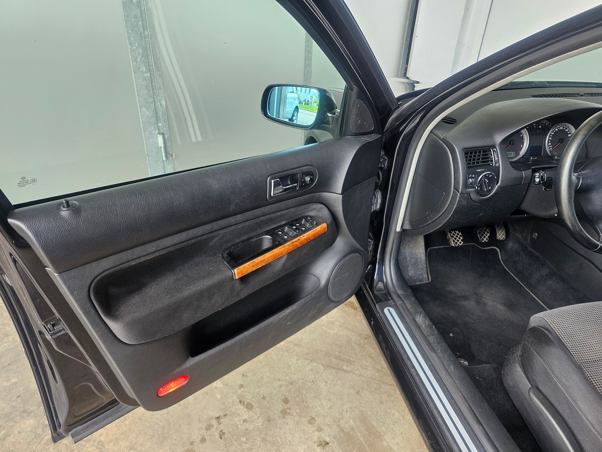 VW Bora Variant 1.9TDI PD Highlline 4Motion-image-12
