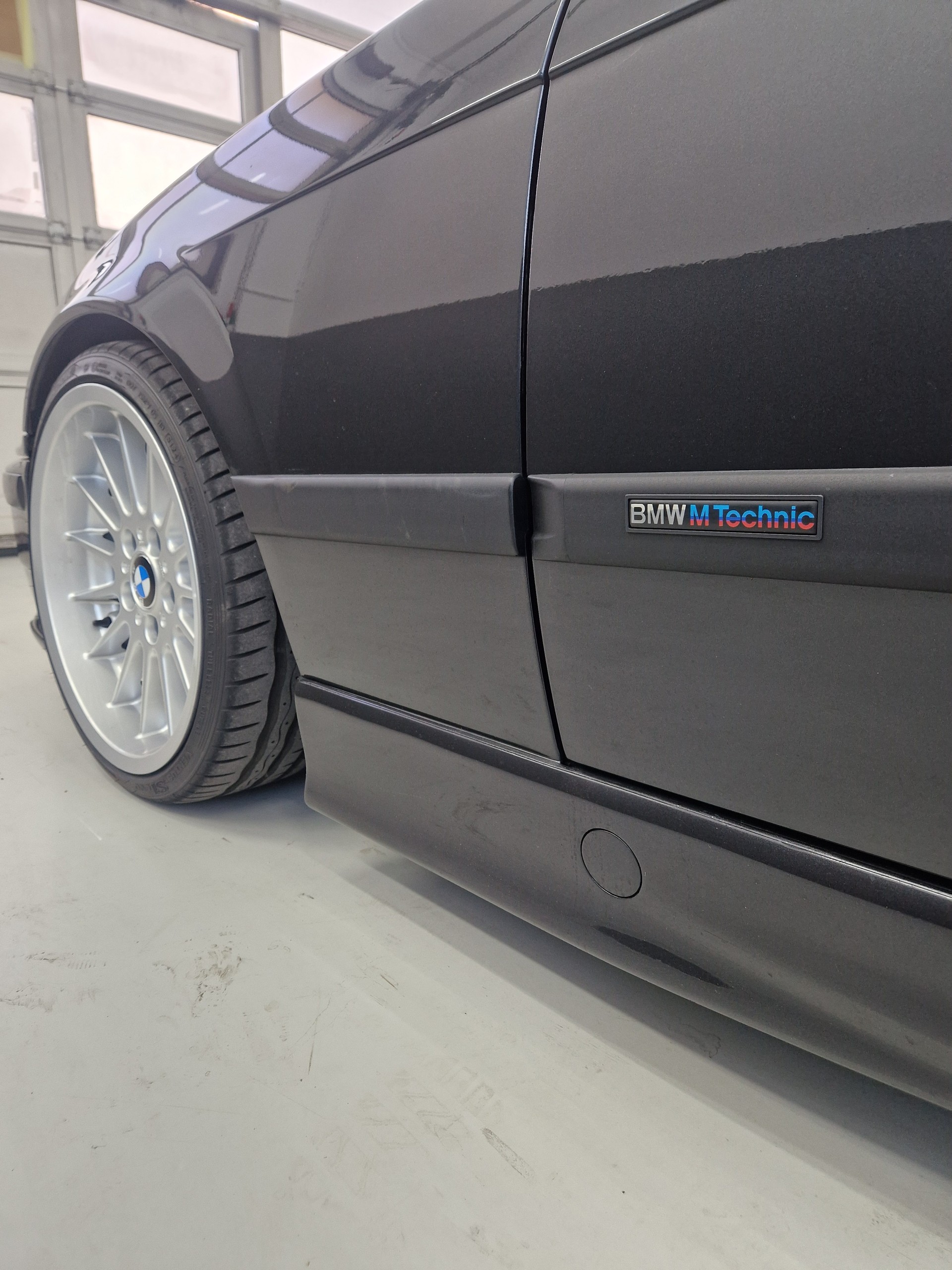 BMW 325-image-5