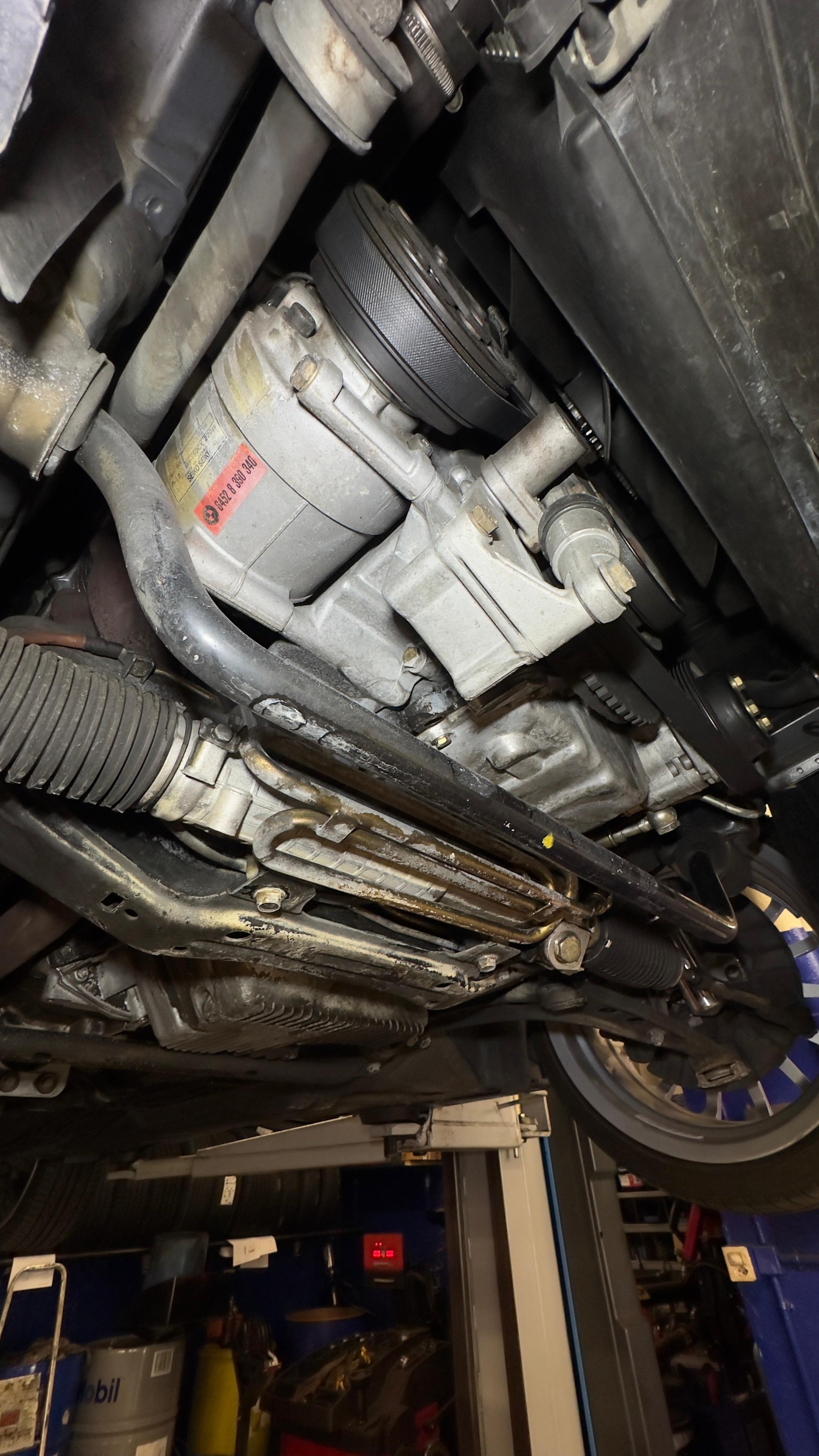 BMW 325-image-12