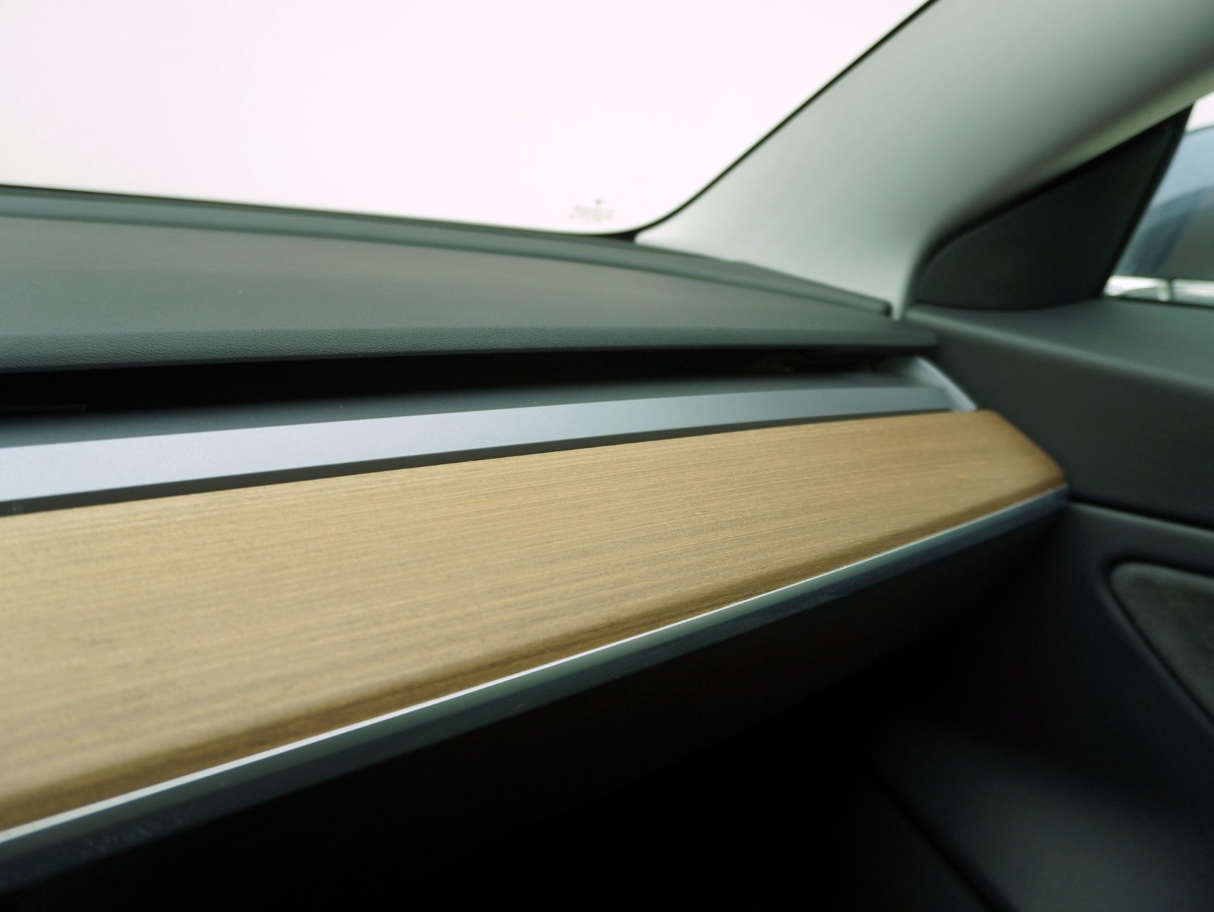 TESLA Model 3 Long Range Dual Motor AWD-image-17