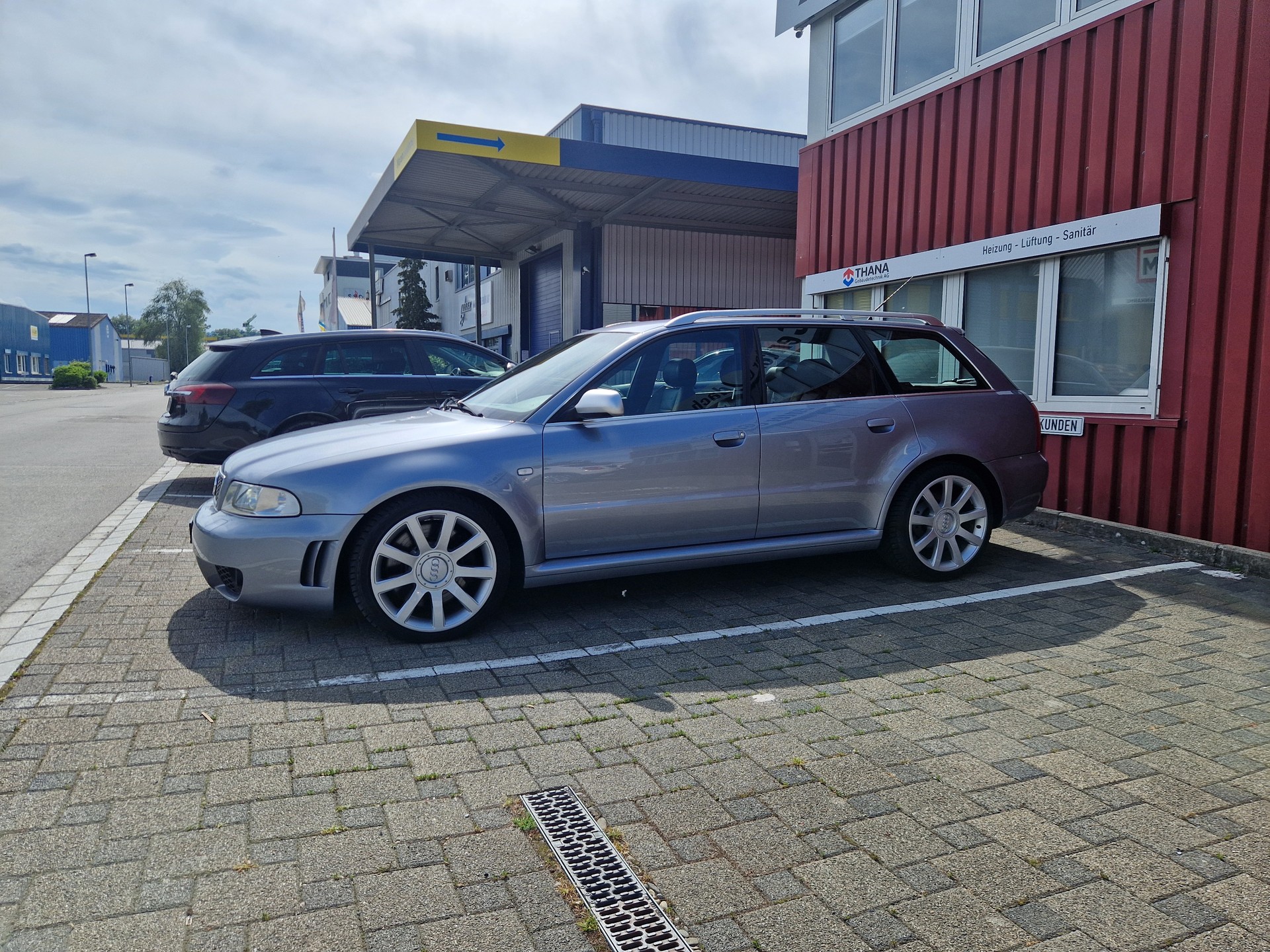 AUDI 2.7 V6 Biturbo quattro-image-2