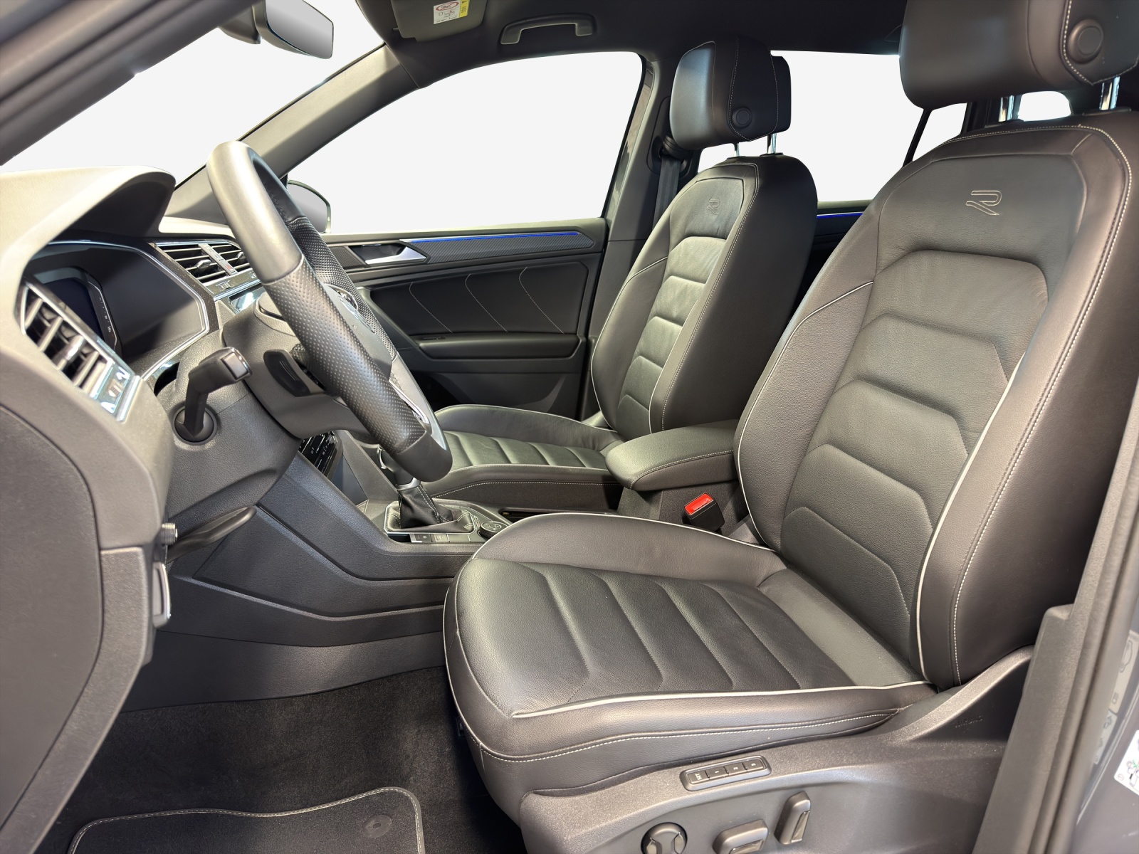 VW Tiguan 2.0TSI R-Line 4Motion DSG-image-7