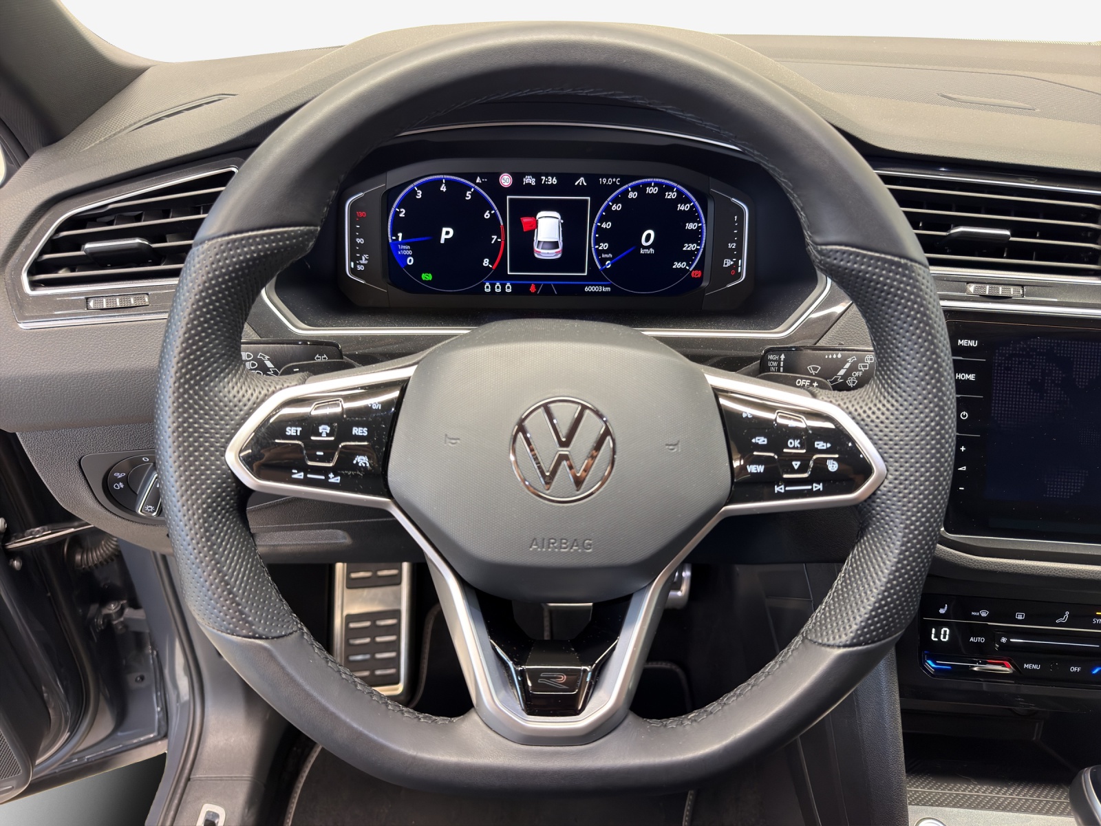 VW Tiguan 2.0TSI R-Line 4Motion DSG-image-9