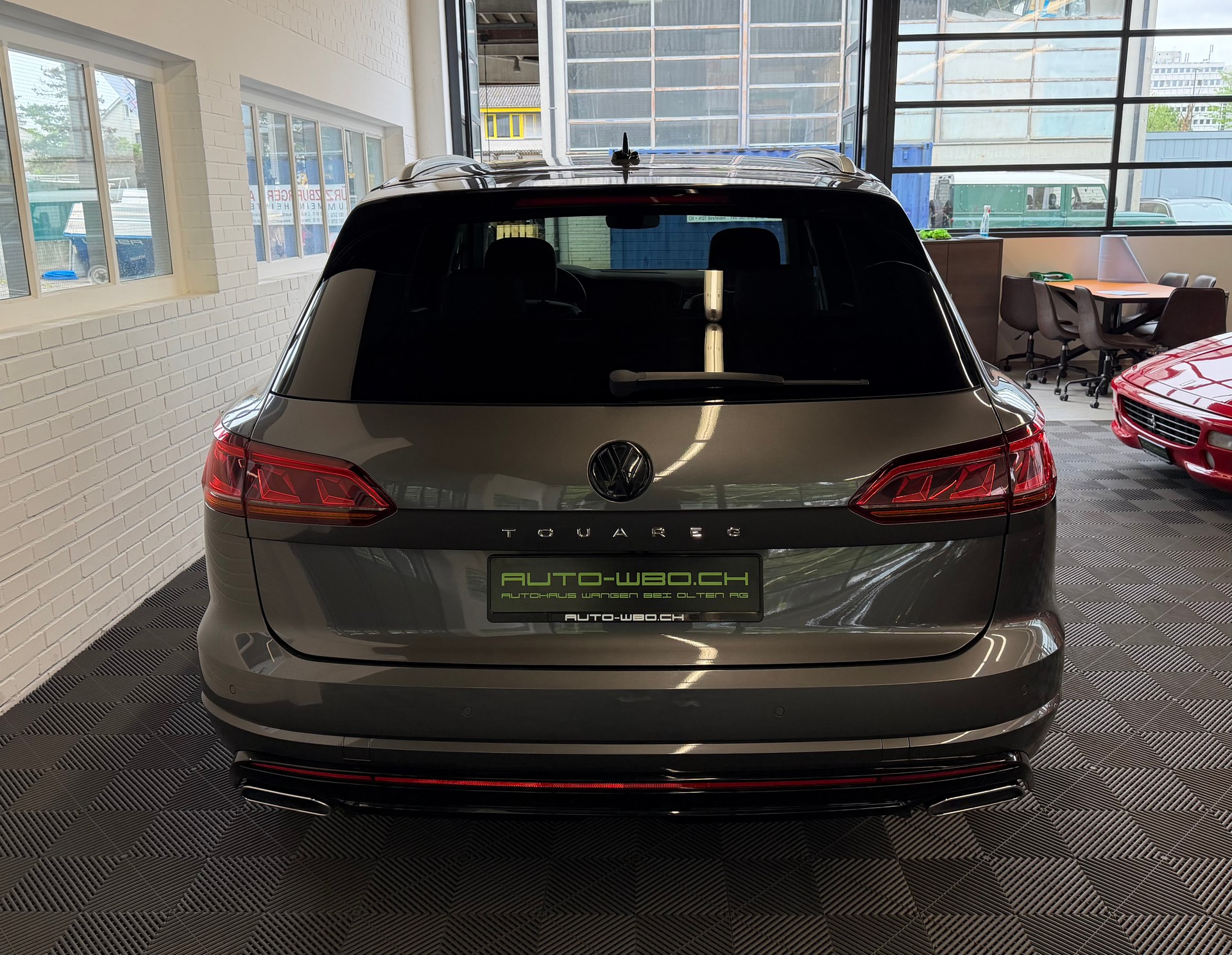 VW Touareg 4.0 V8 421 PS TDI 4X4 R-LINE Atmosphere Tiptronic-image-3