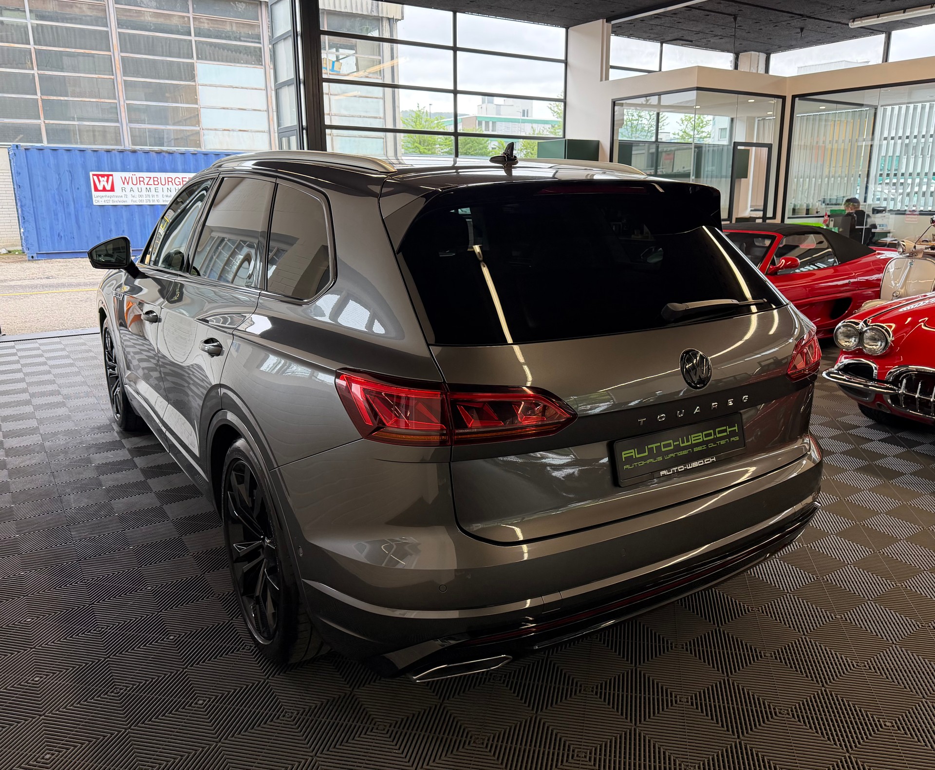 VW Touareg 4.0 V8 421 PS TDI 4X4 R-LINE Atmosphere Tiptronic-image-4