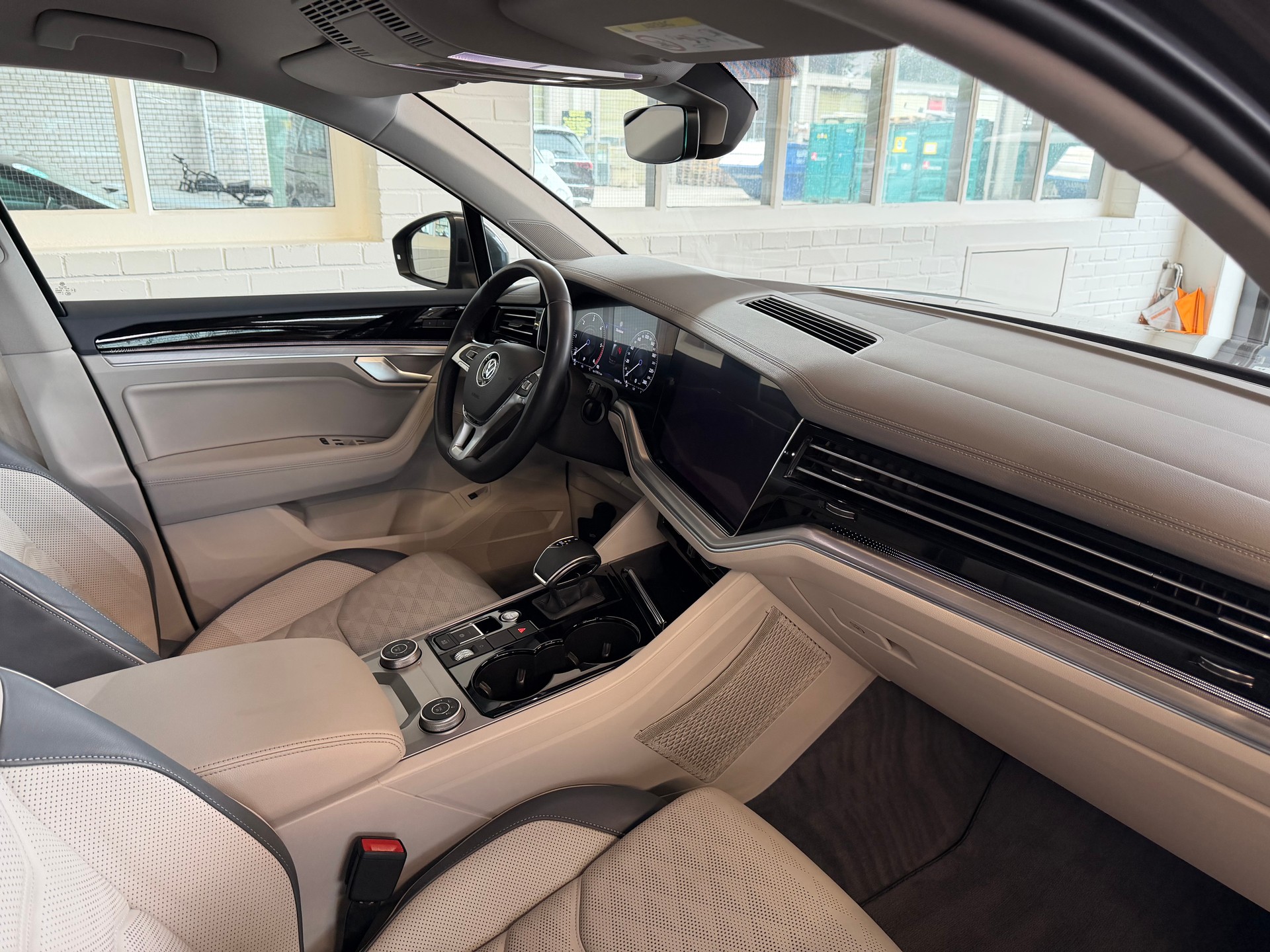 VW Touareg 4.0 V8 421 PS TDI 4X4 R-LINE Atmosphere Tiptronic-image-7