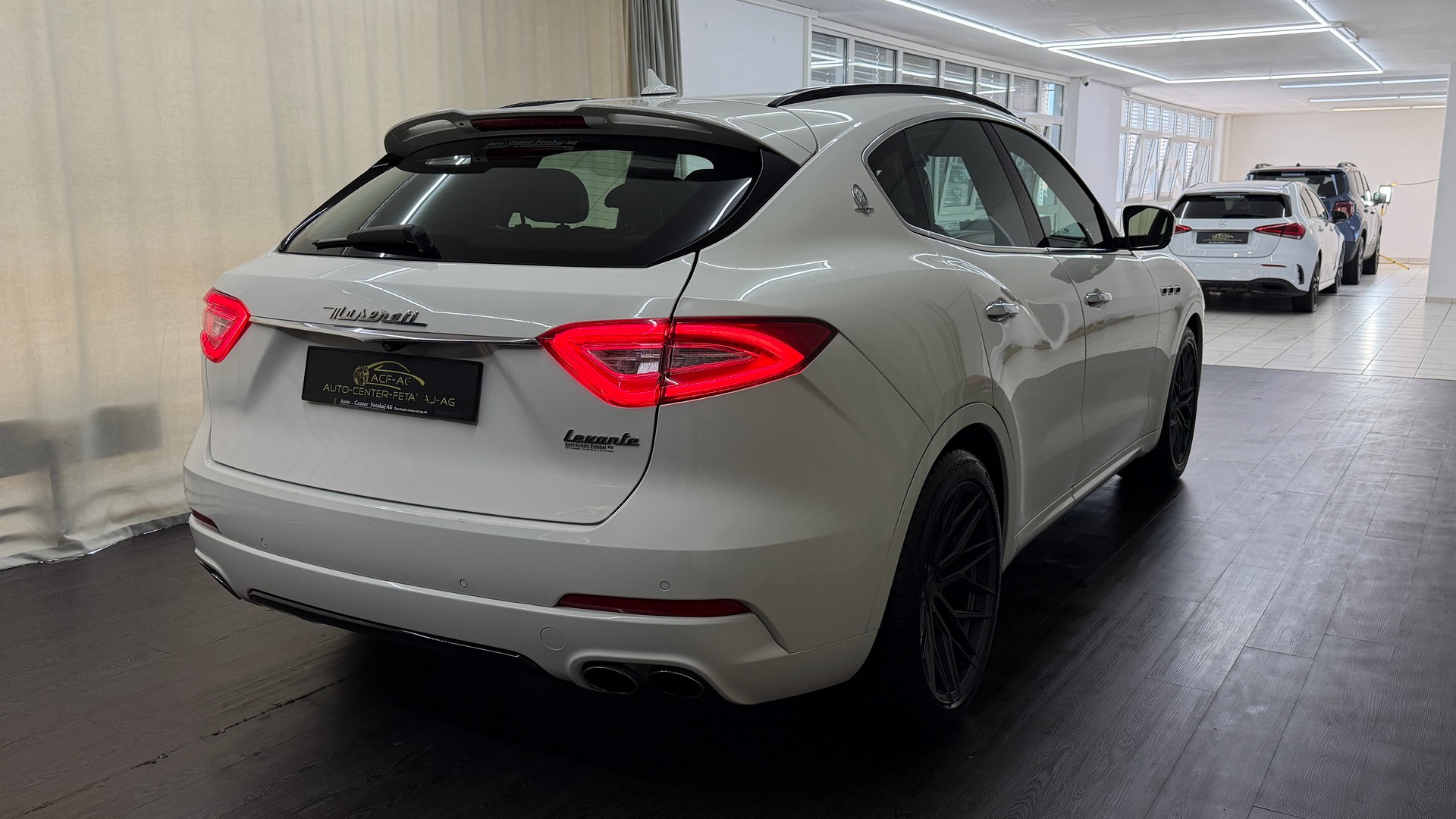 MASERATI Levante S 3.0 V6 Automatica-image-3