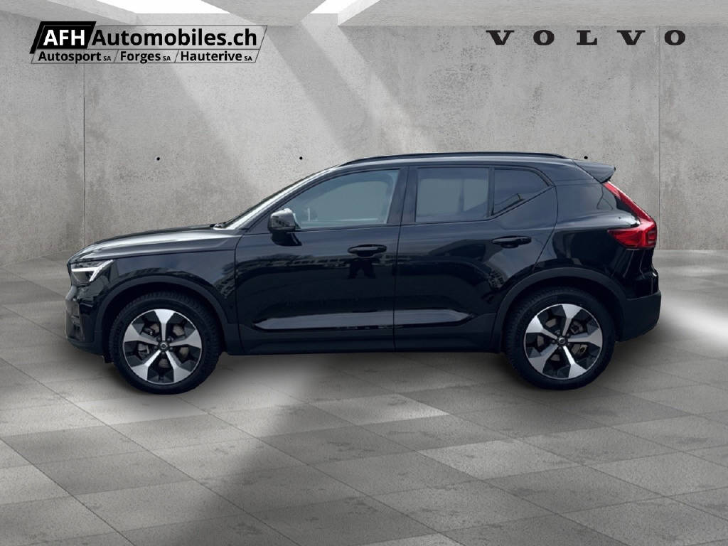 VOLVO XC40 2.0 B3 MH Plus Dark-image-1