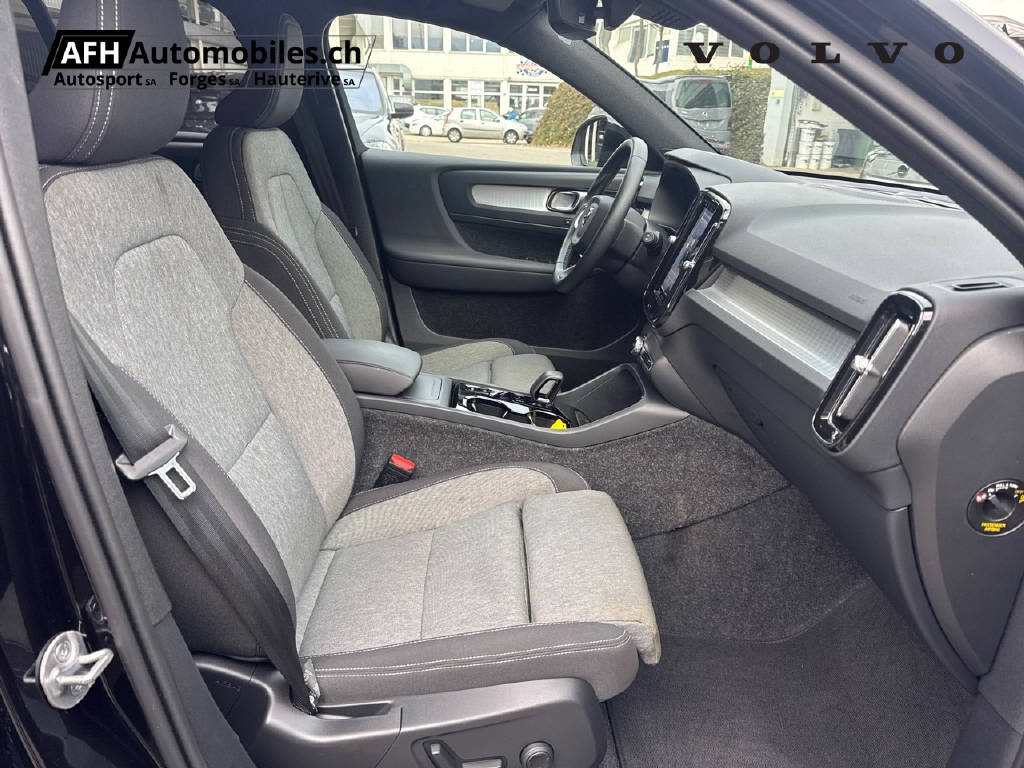 VOLVO XC40 2.0 B3 MH Plus Dark-image-8