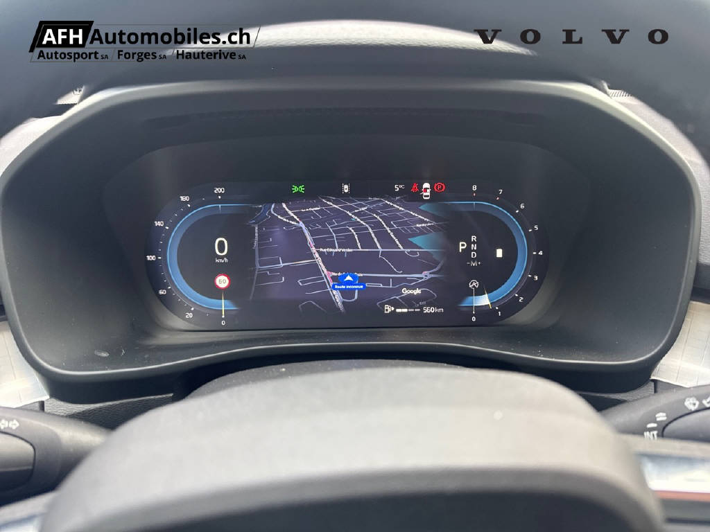 VOLVO XC40 2.0 B3 MH Plus Dark-image-12
