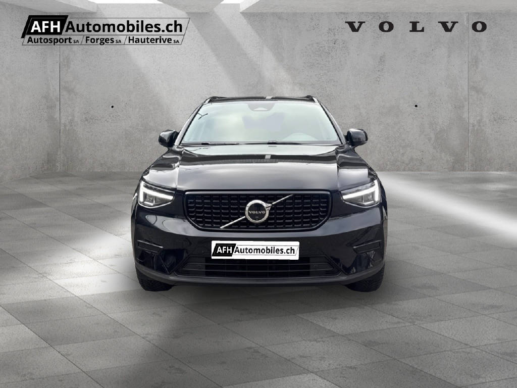 VOLVO XC40 2.0 B3 MH Plus Dark-image-7