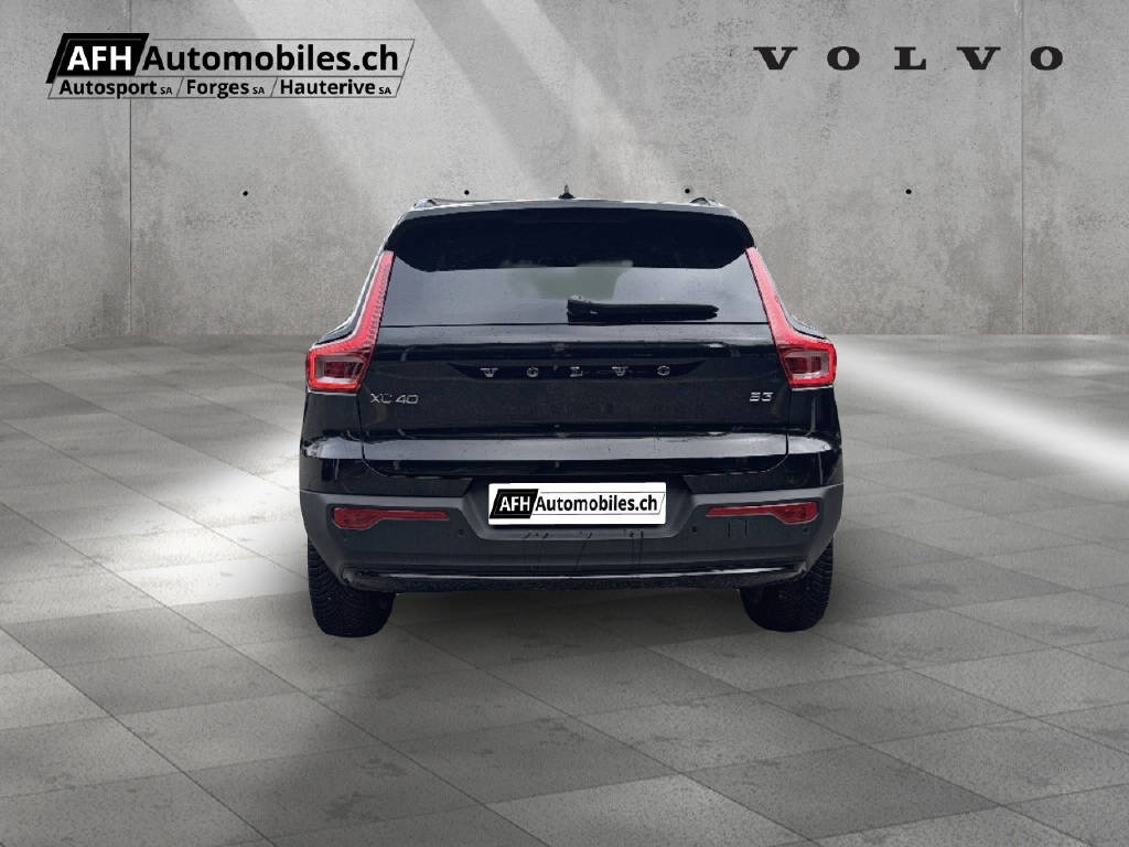 VOLVO XC40 2.0 B3 MH Plus Dark-image-3