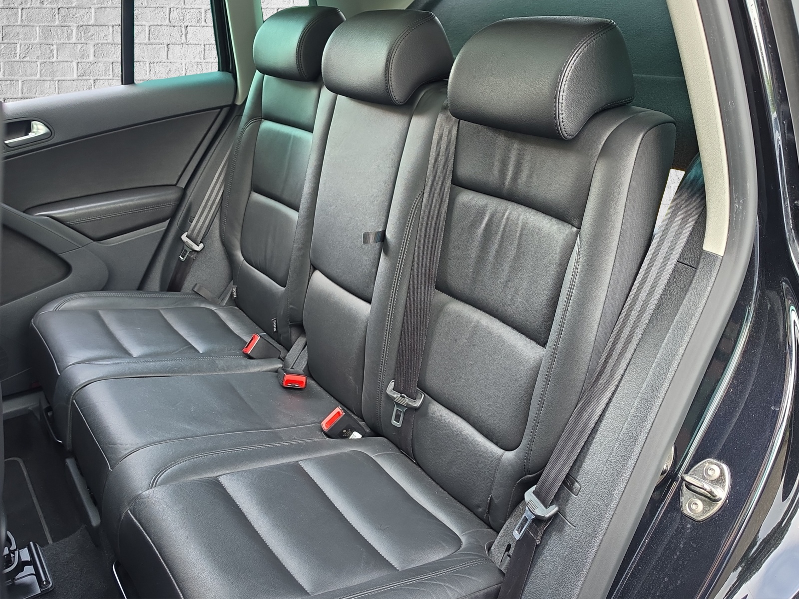 VW Tiguan 2.0 TSI Sport&Style-image-15