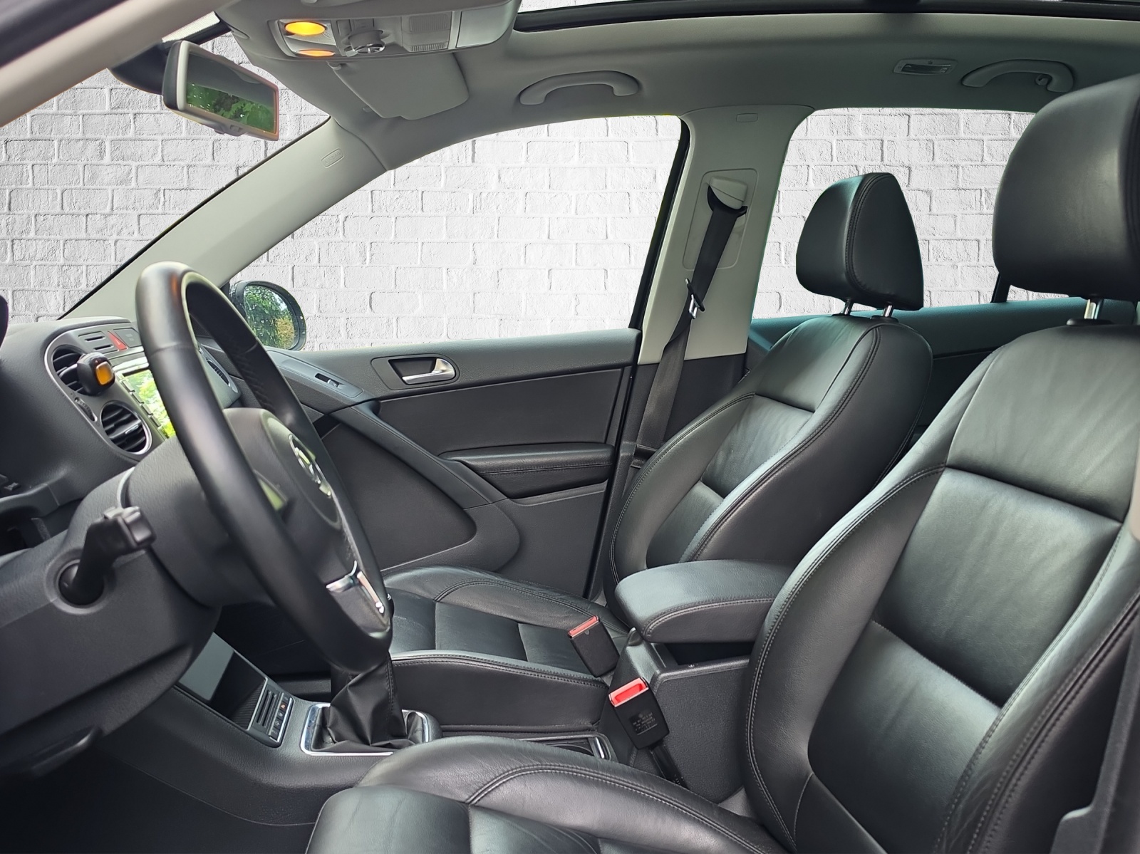 VW Tiguan 2.0 TSI Sport&Style-image-8