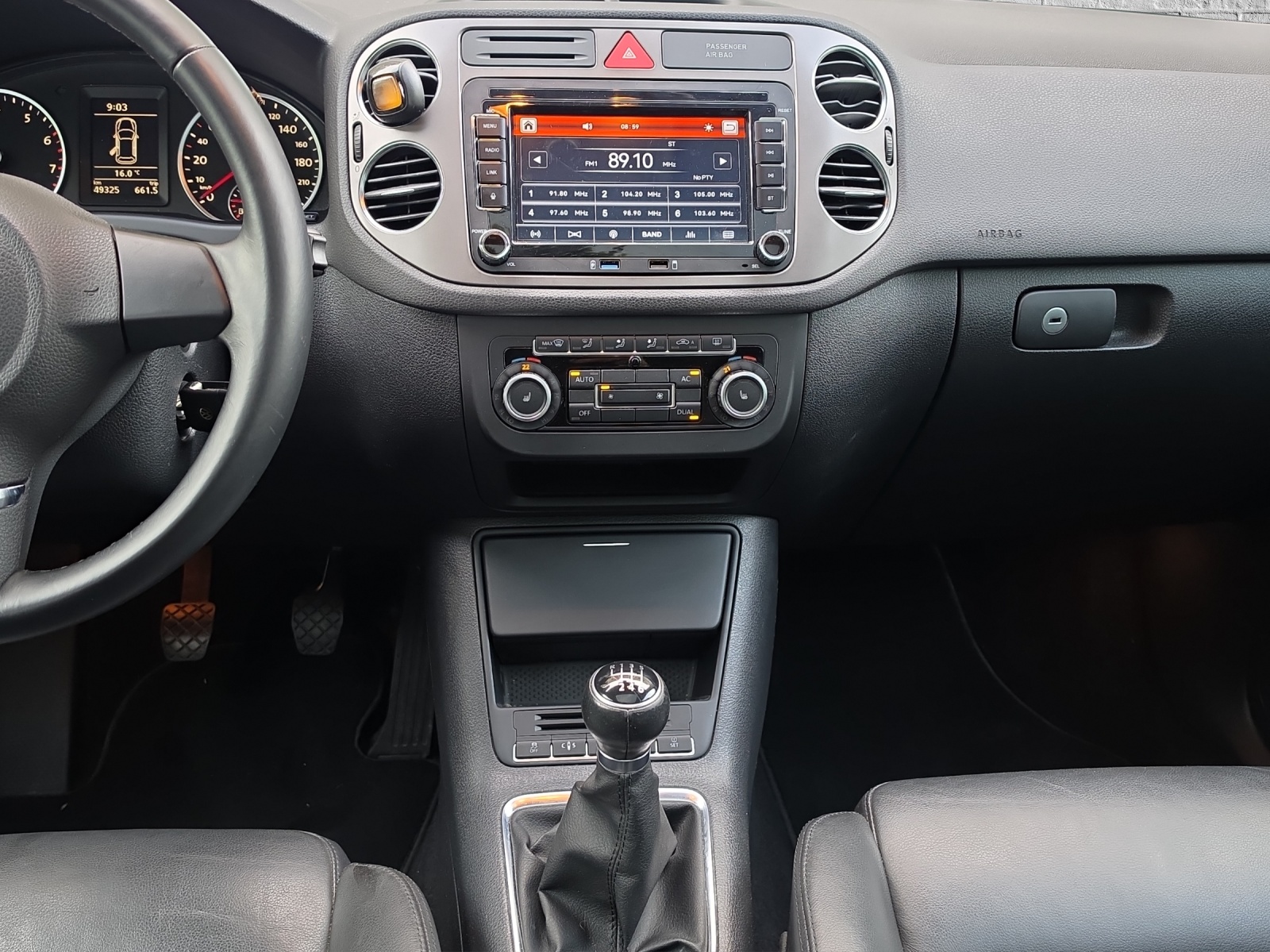 VW Tiguan 2.0 TSI Sport&Style-image-12