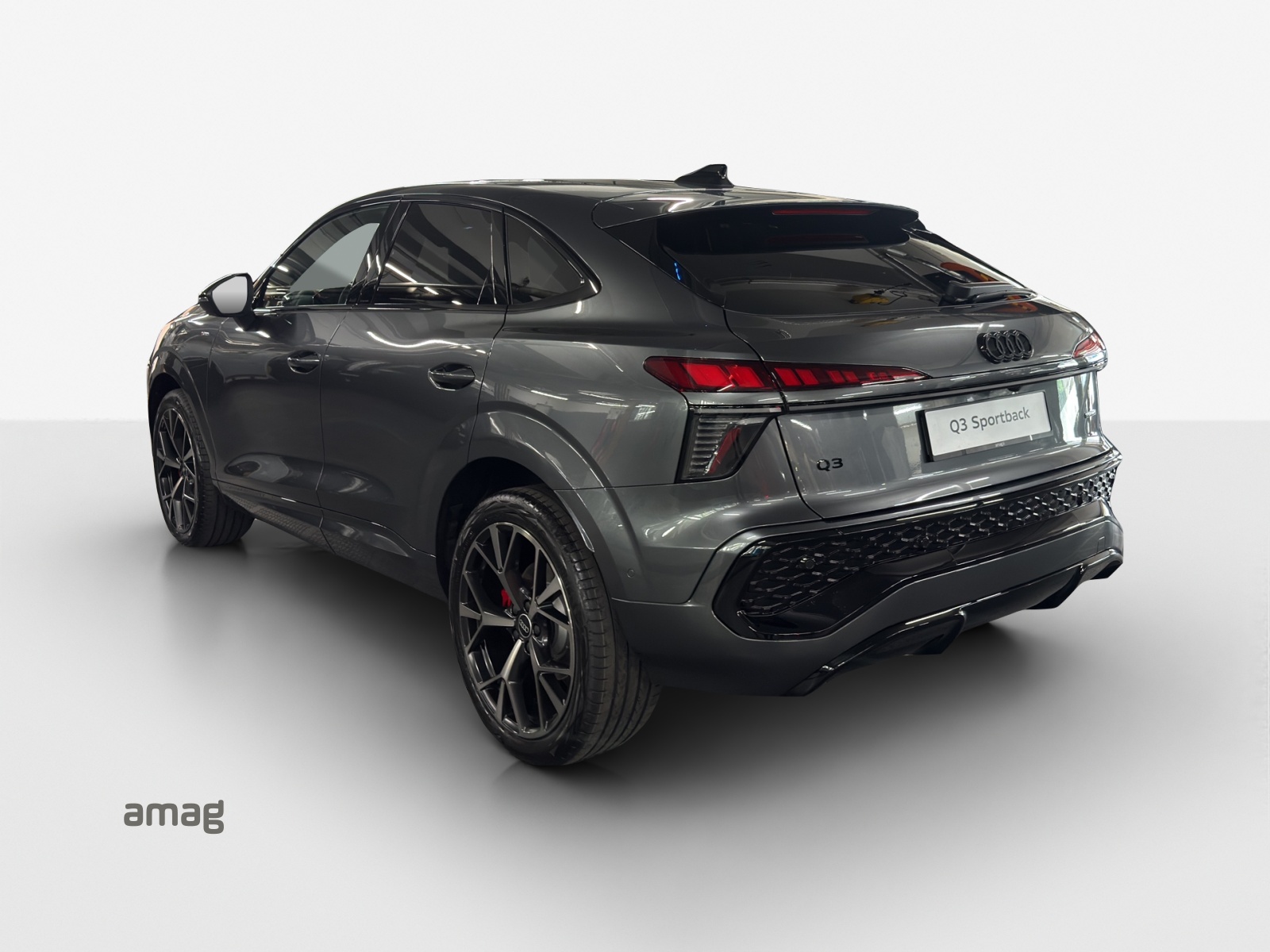 AUDI Q3 Sportback TFSI quattro 195 kW S tronic-showroom-element-2