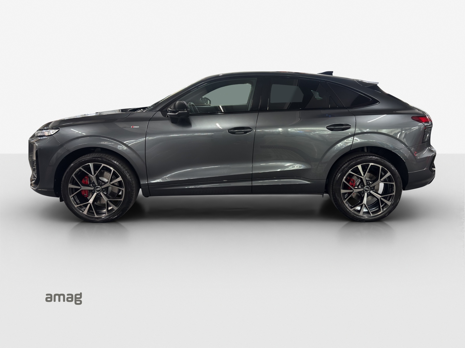 AUDI Q3 Sportback TFSI quattro 195 kW S tronic-showroom-element-1