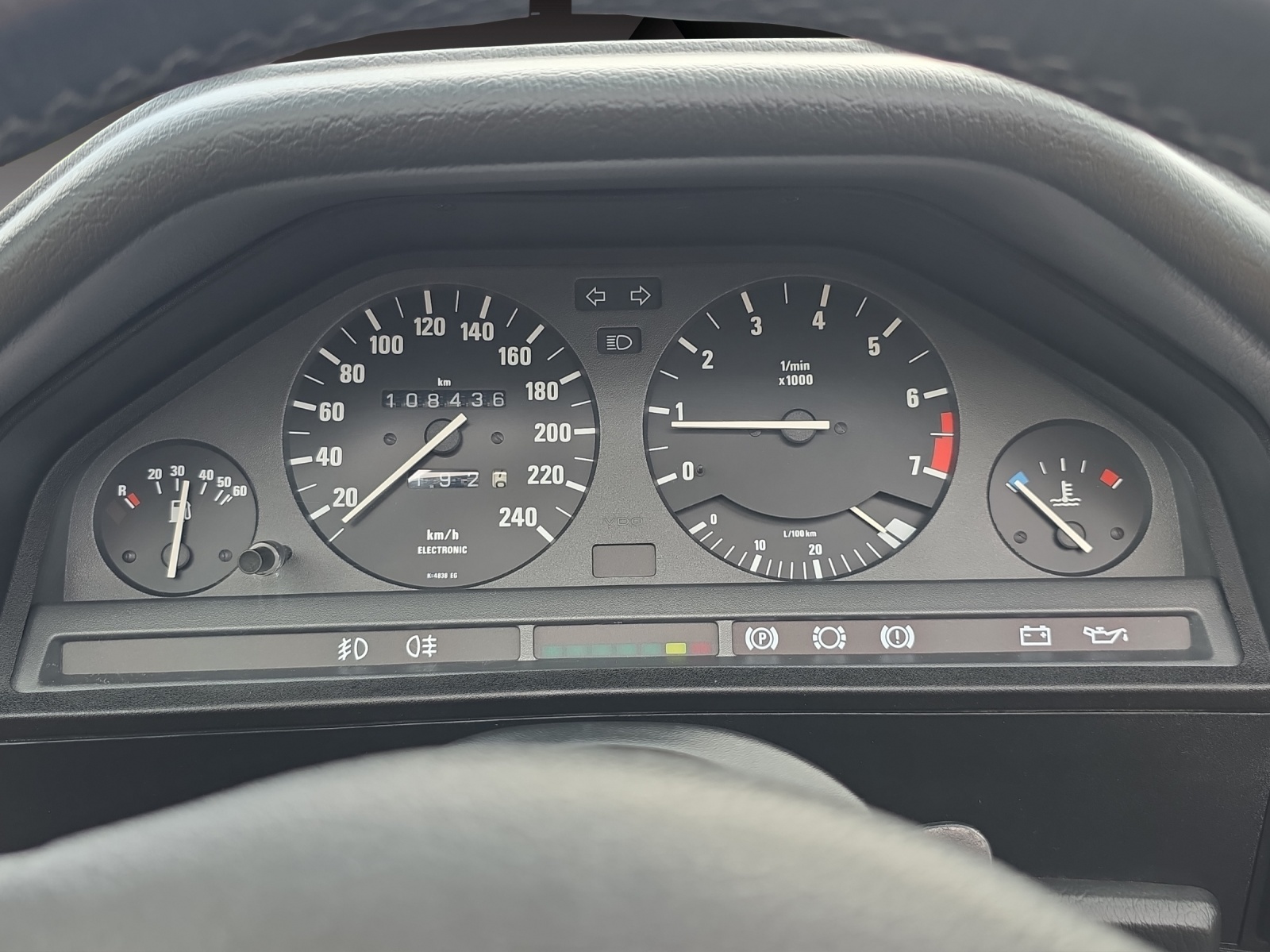 BMW 325i Cabrio-image-7