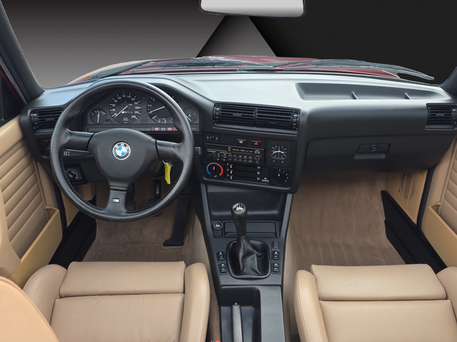 BMW 325i Cabrio-image-9